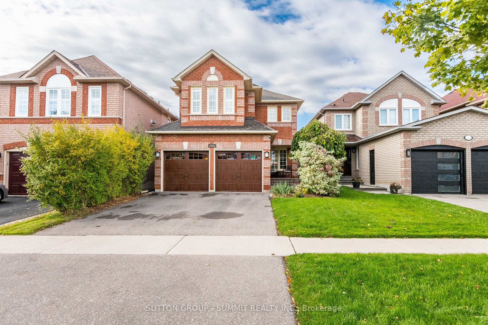Photo 2 of 7205 Spyglass Crescent, Mississauga, Lisgar — HOMEH