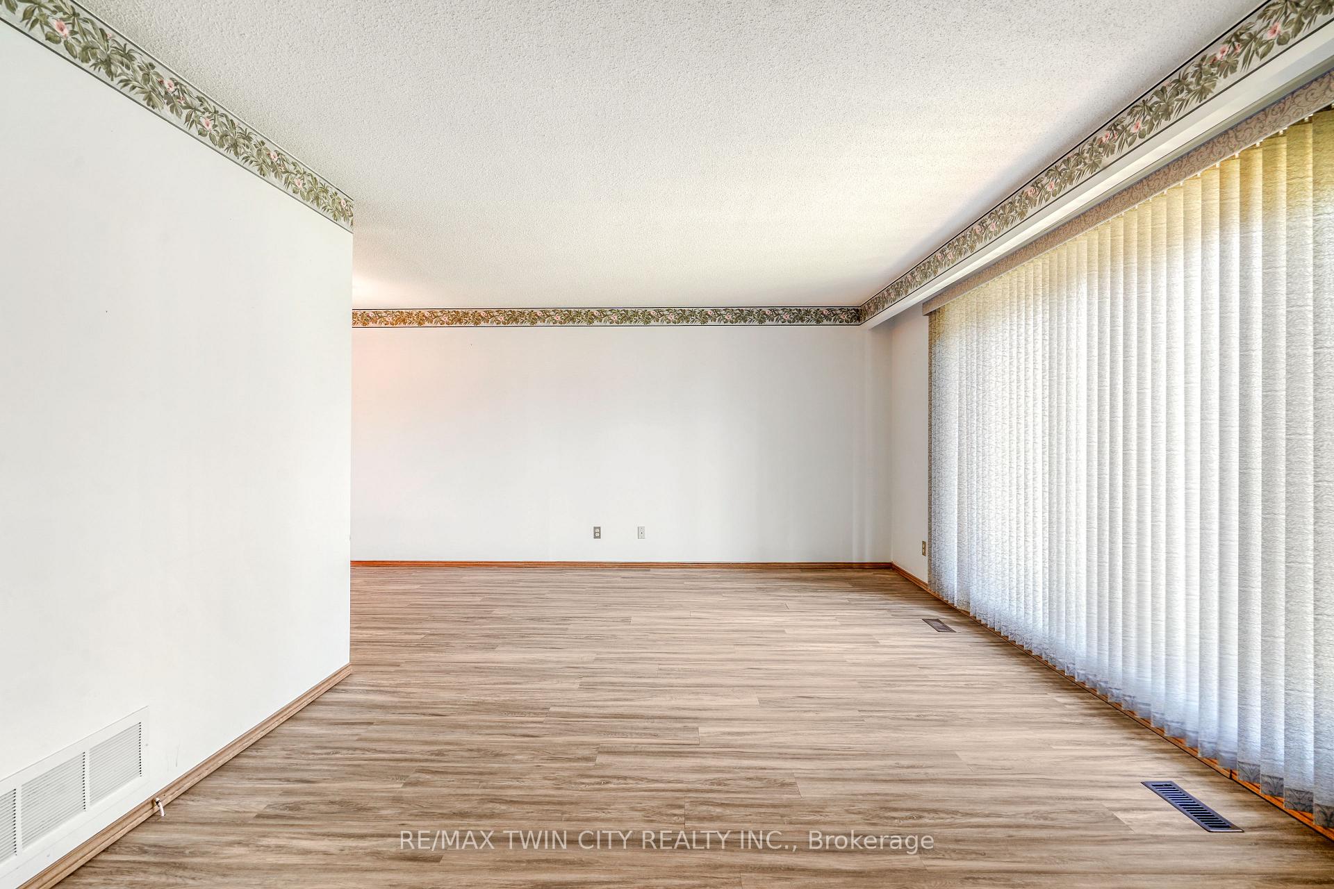 Photo 11 of 16 Larkspur Lane, Brant, Paris — HOMEH