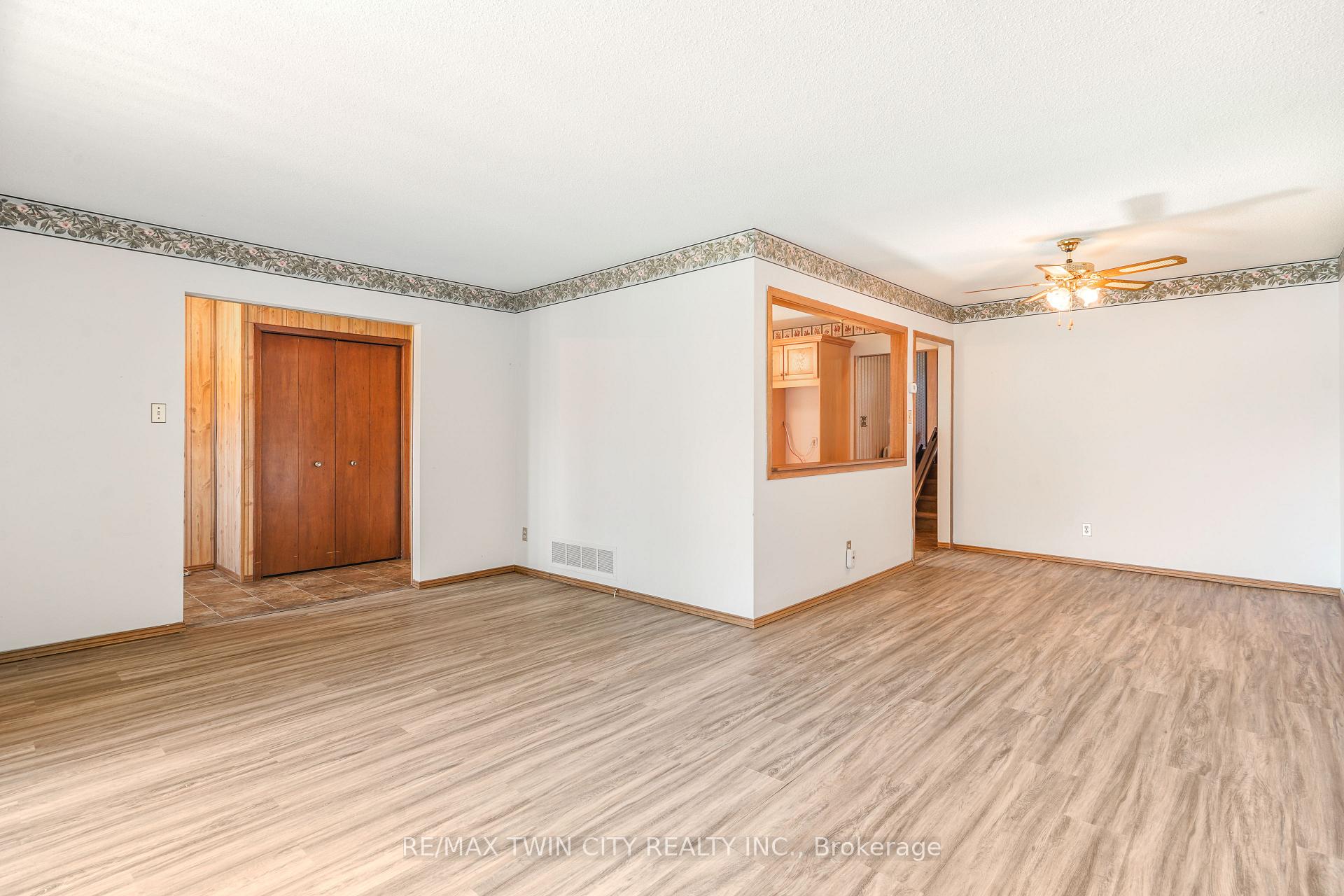 Photo 23 of 16 Larkspur Lane, Brant, Paris — HOMEH