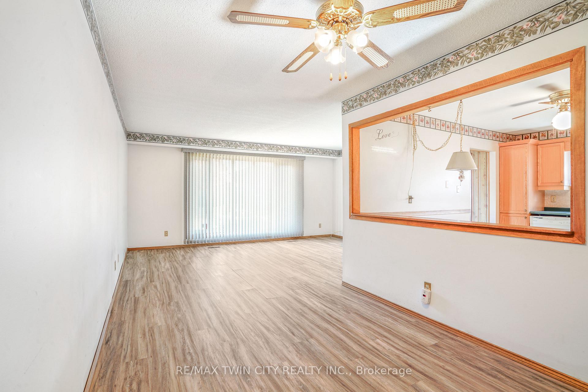 Photo 9 of 16 Larkspur Lane, Brant, Paris — HOMEH