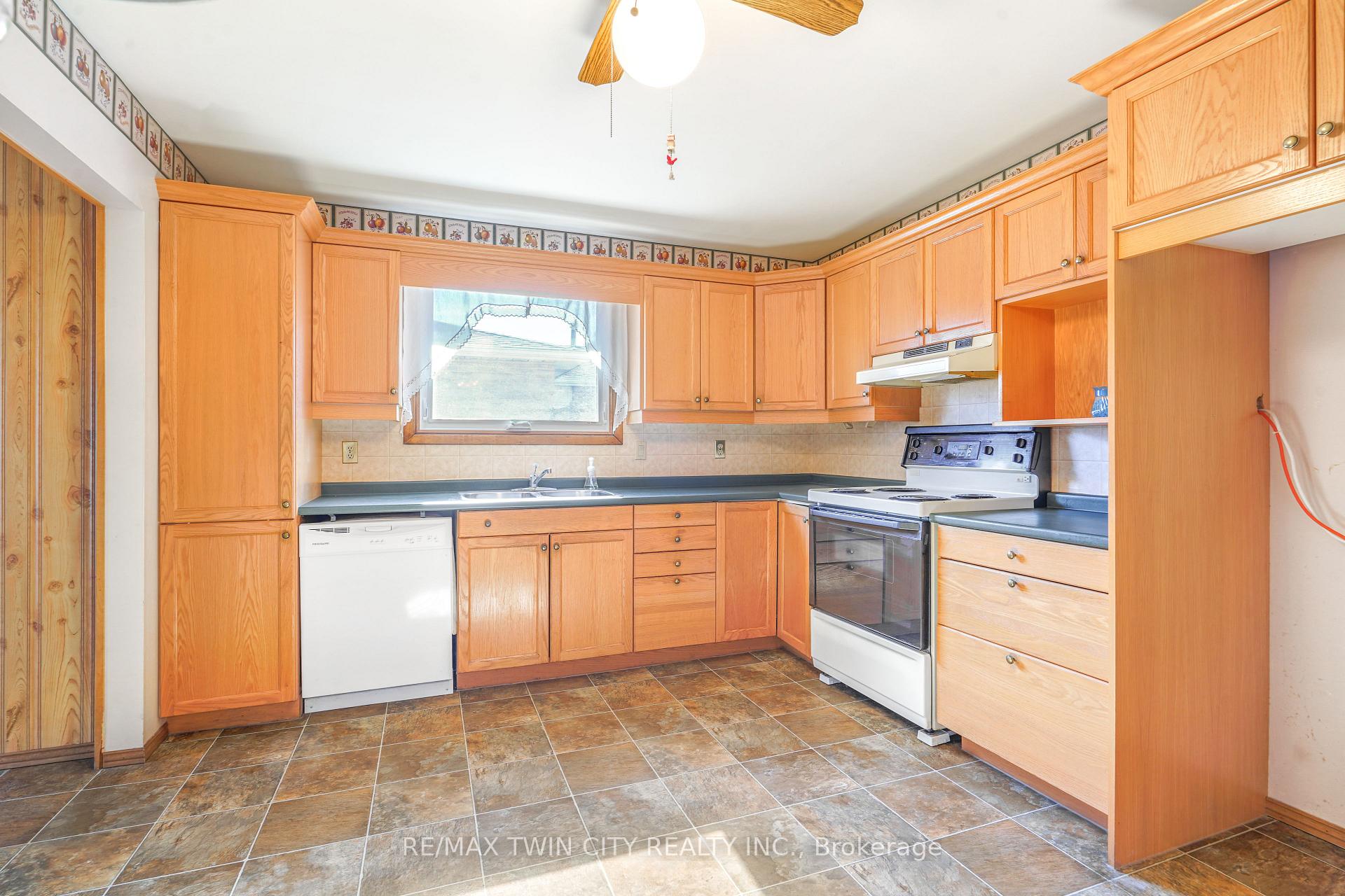 Photo 14 of 16 Larkspur Lane, Brant, Paris — HOMEH
