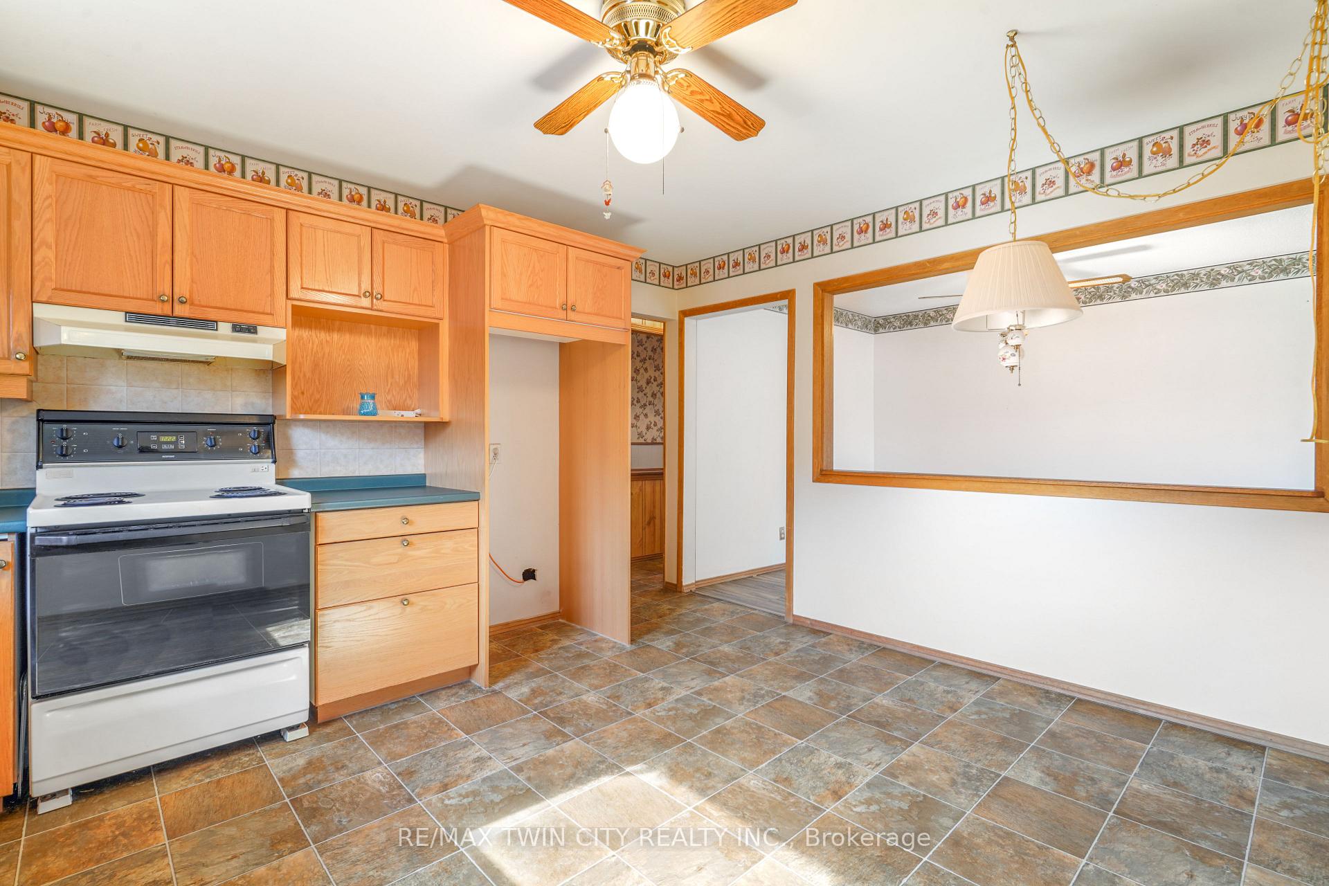 Photo 13 of 16 Larkspur Lane, Brant, Paris — HOMEH