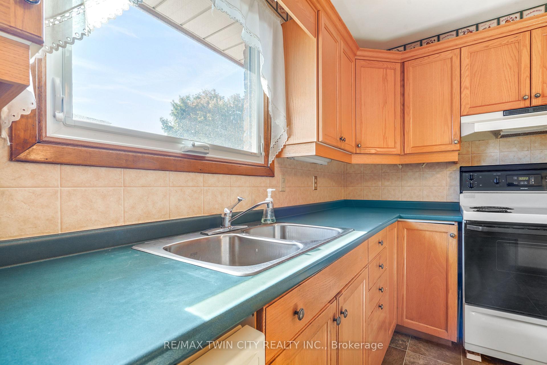 Photo 10 of 16 Larkspur Lane, Brant, Paris — HOMEH