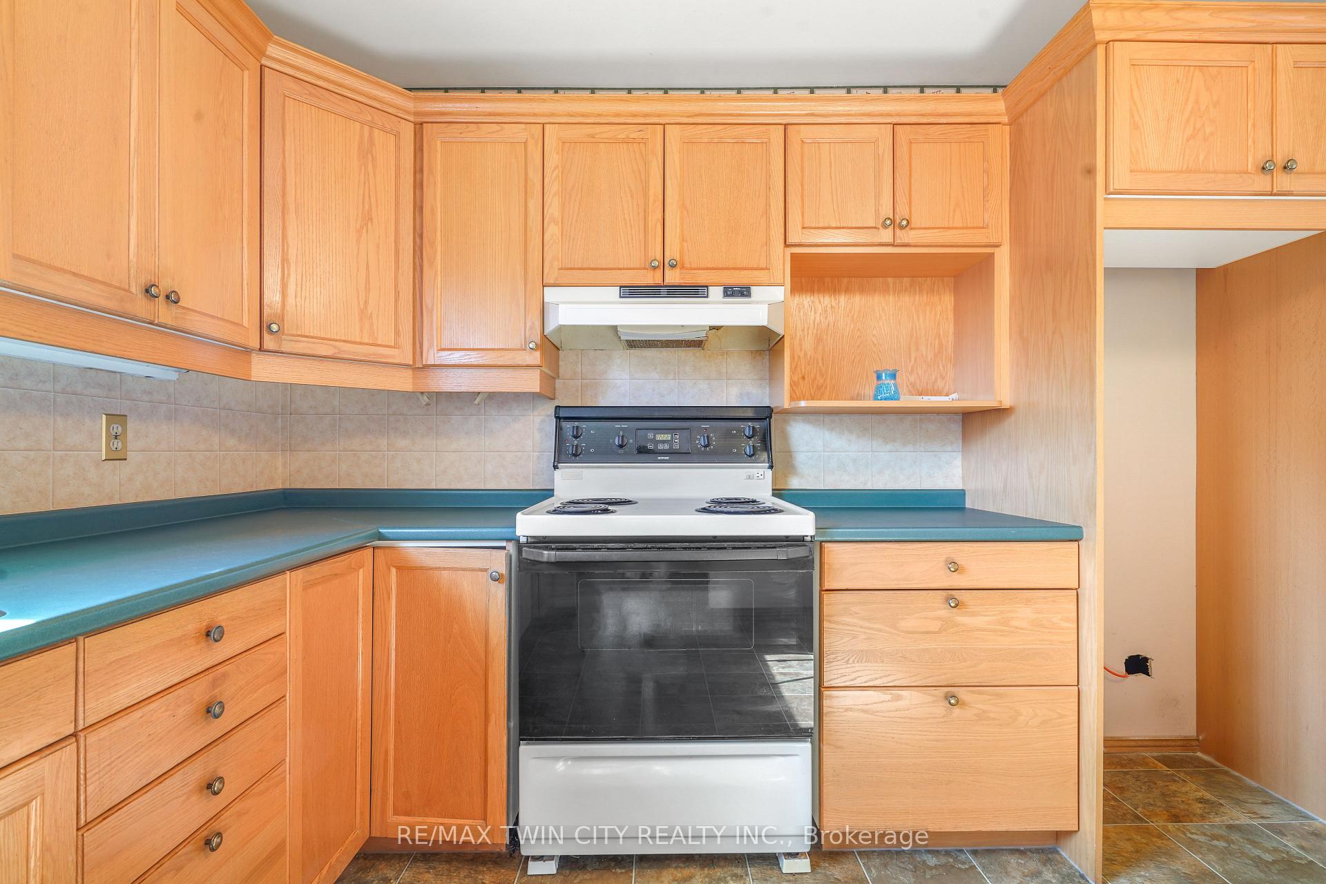 Photo 12 of 16 Larkspur Lane, Brant, Paris — HOMEH