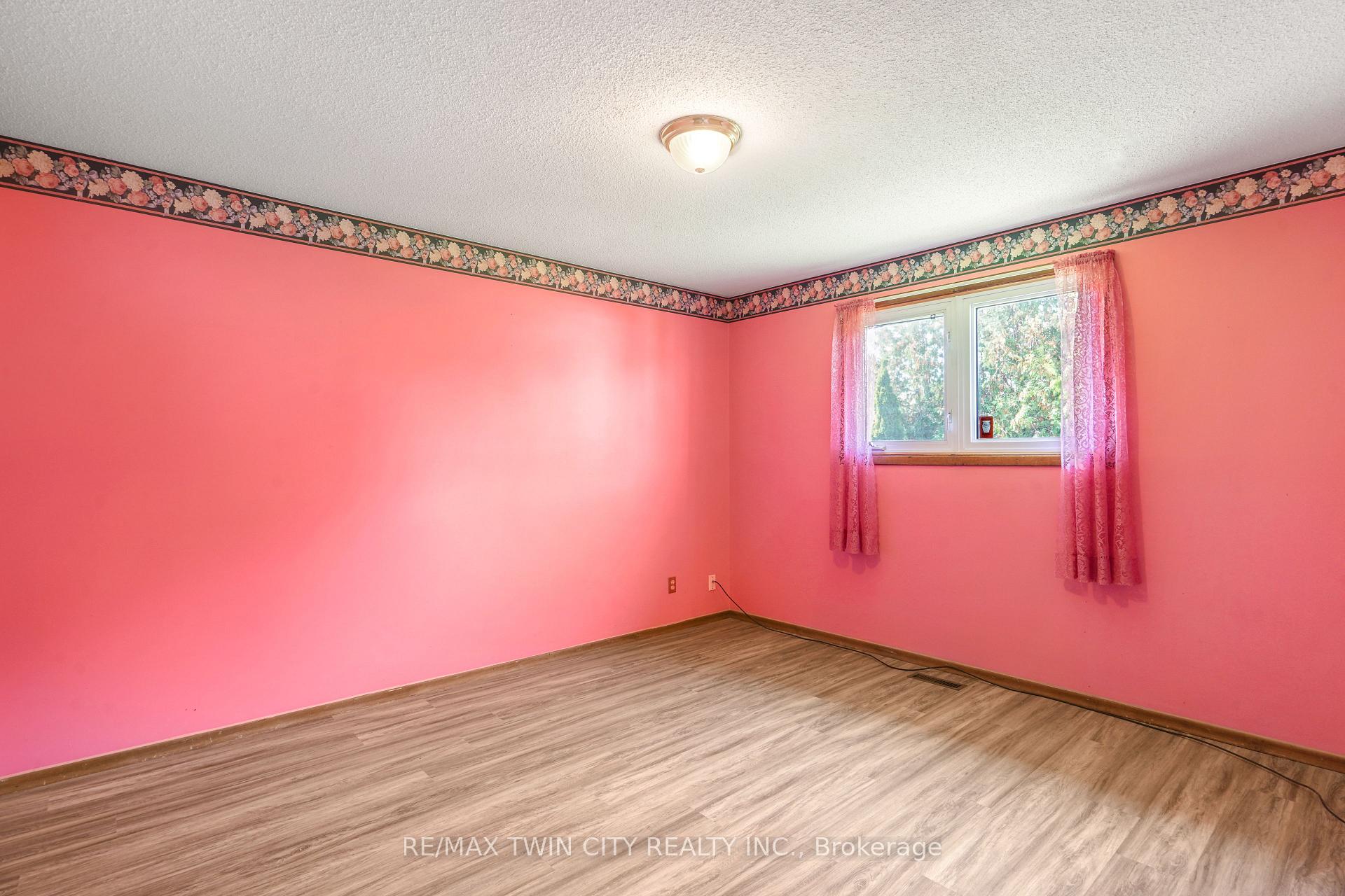 Photo 17 of 16 Larkspur Lane, Brant, Paris — HOMEH
