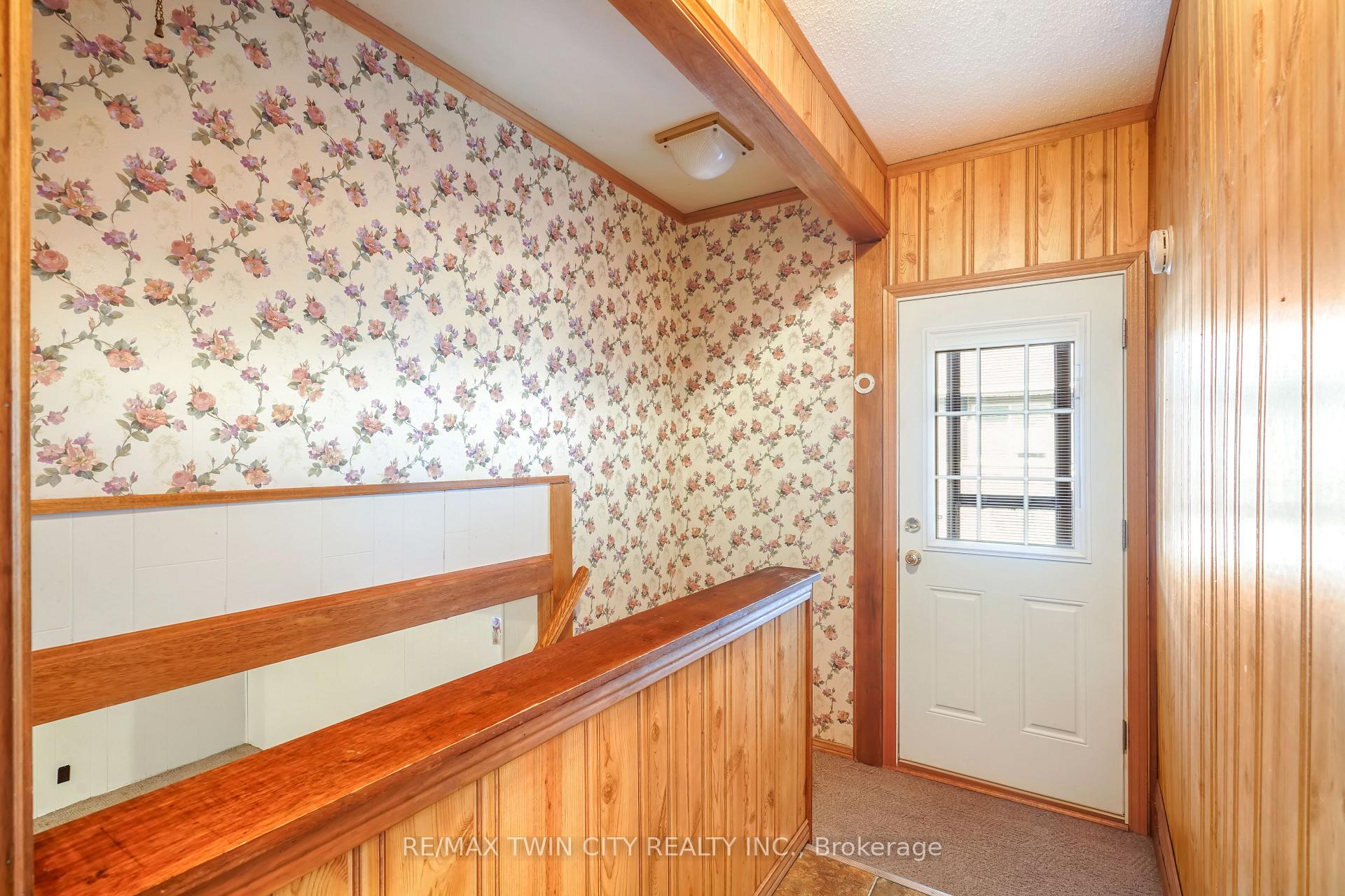 Photo 24 of 16 Larkspur Lane, Brant, Paris — HOMEH