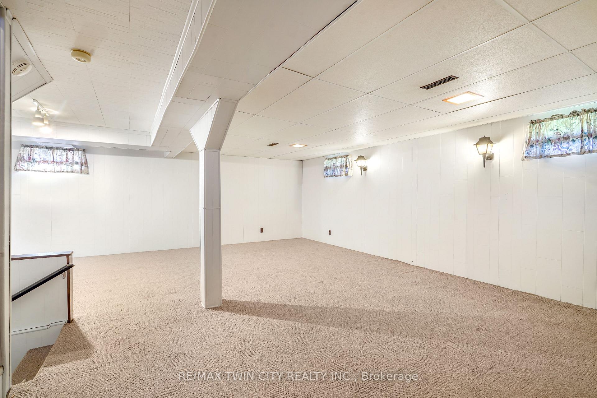 Photo 27 of 16 Larkspur Lane, Brant, Paris — HOMEH