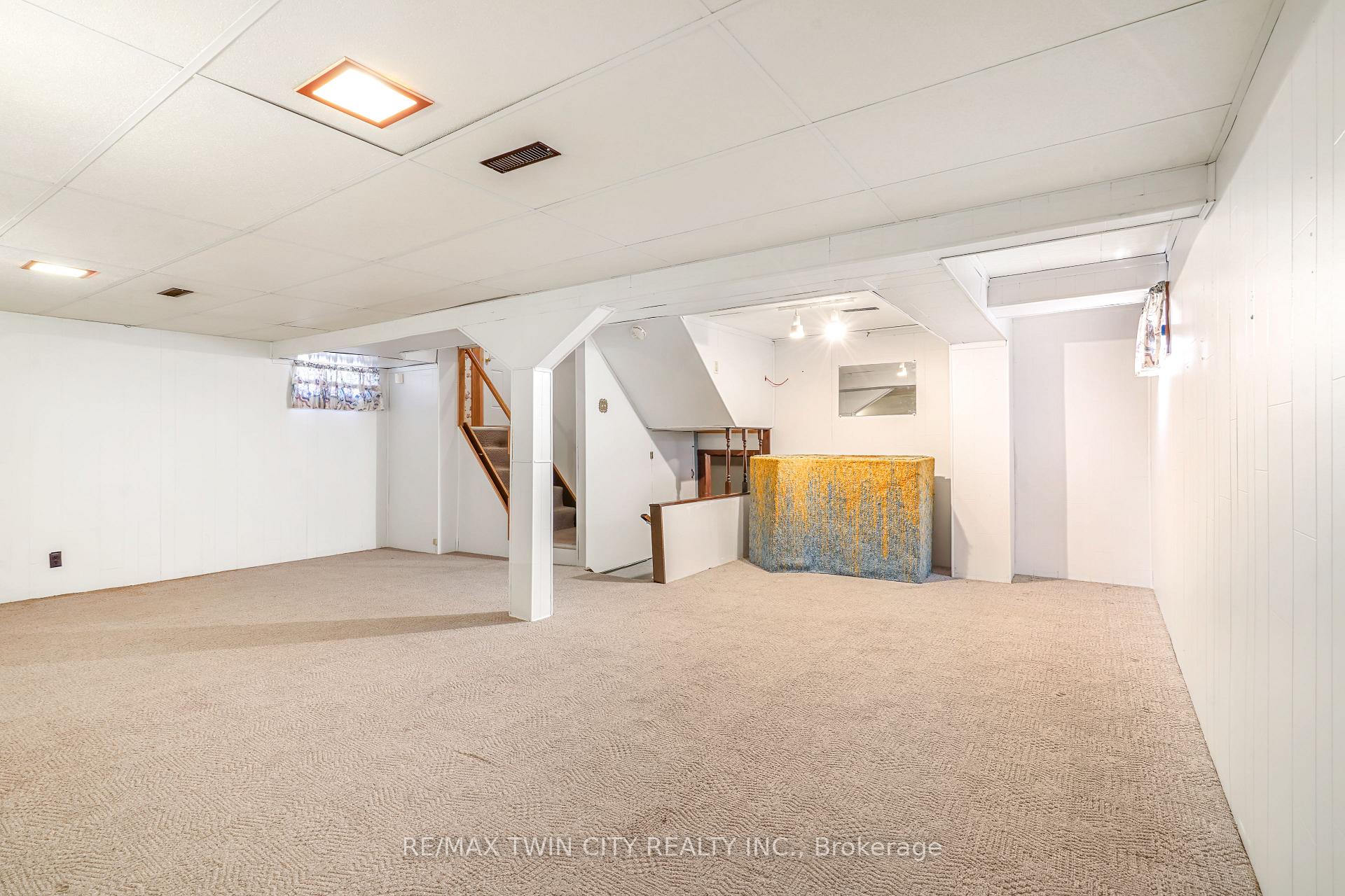 Photo 29 of 16 Larkspur Lane, Brant, Paris — HOMEH