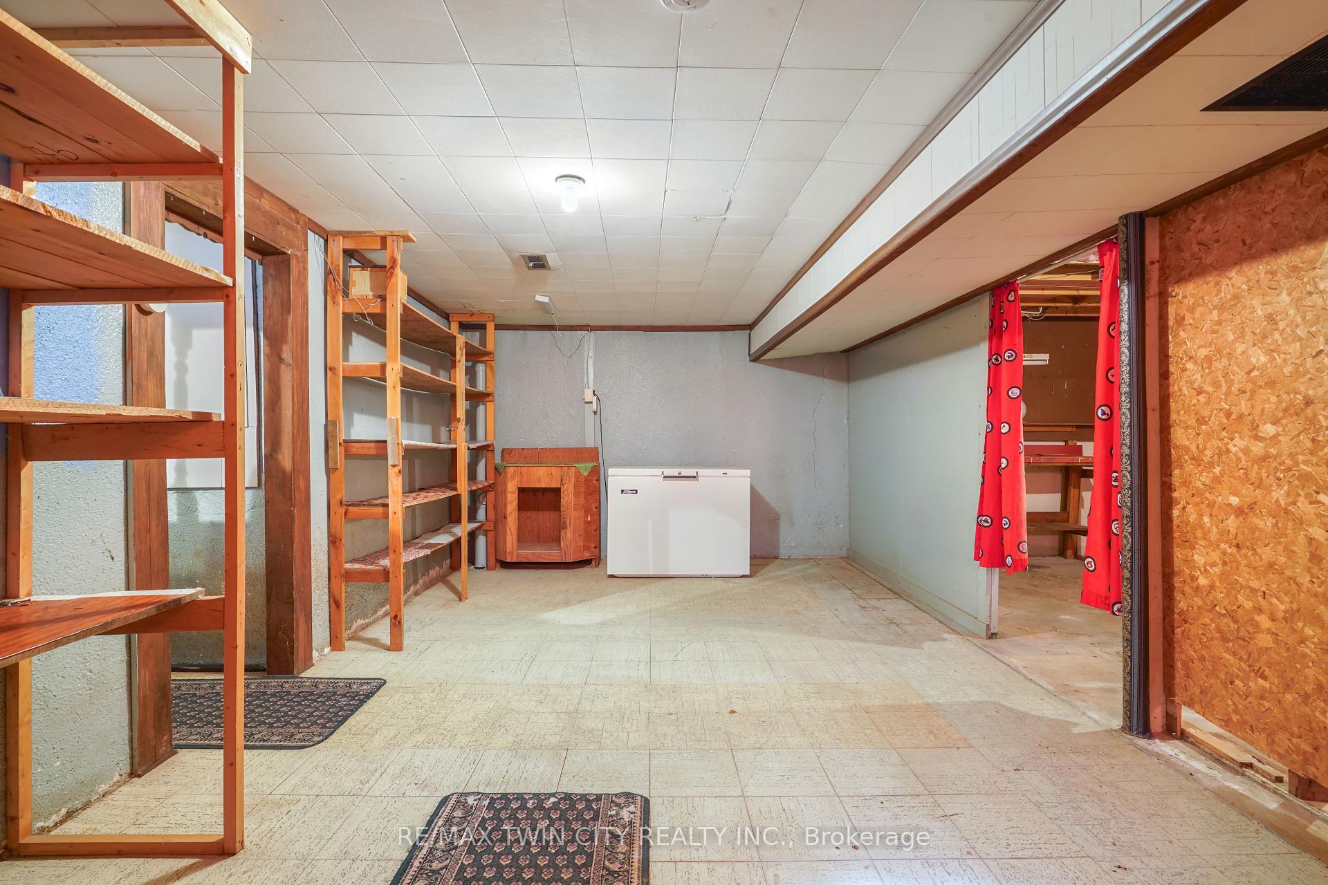 Photo 32 of 16 Larkspur Lane, Brant, Paris — HOMEH