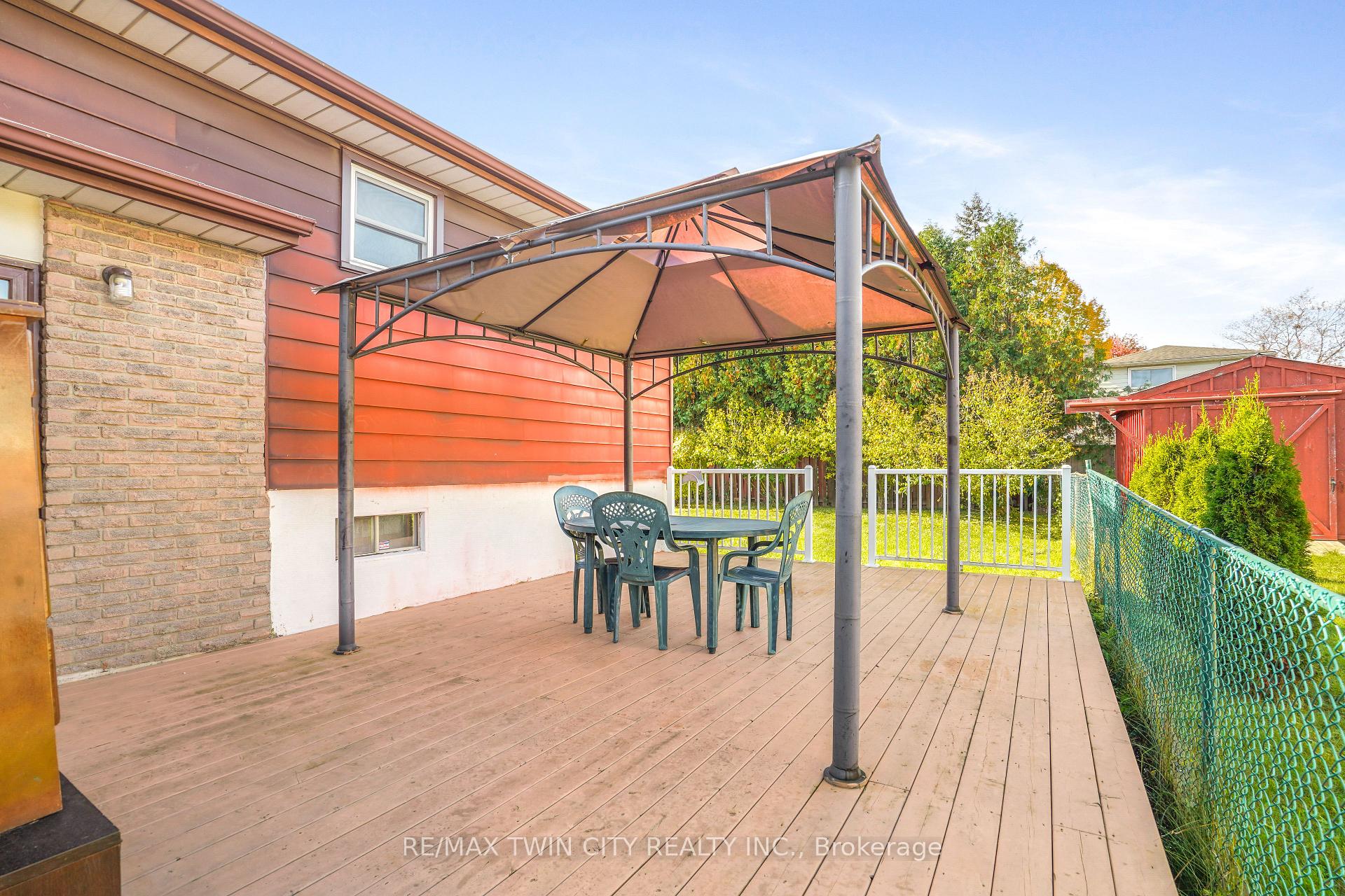 Photo 36 of 16 Larkspur Lane, Brant, Paris — HOMEH