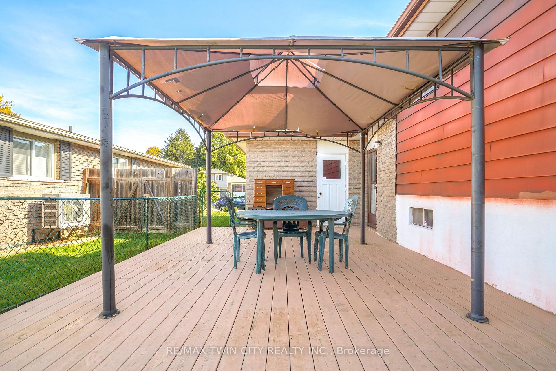 Photo 31 of 16 Larkspur Lane, Brant, Paris — HOMEH