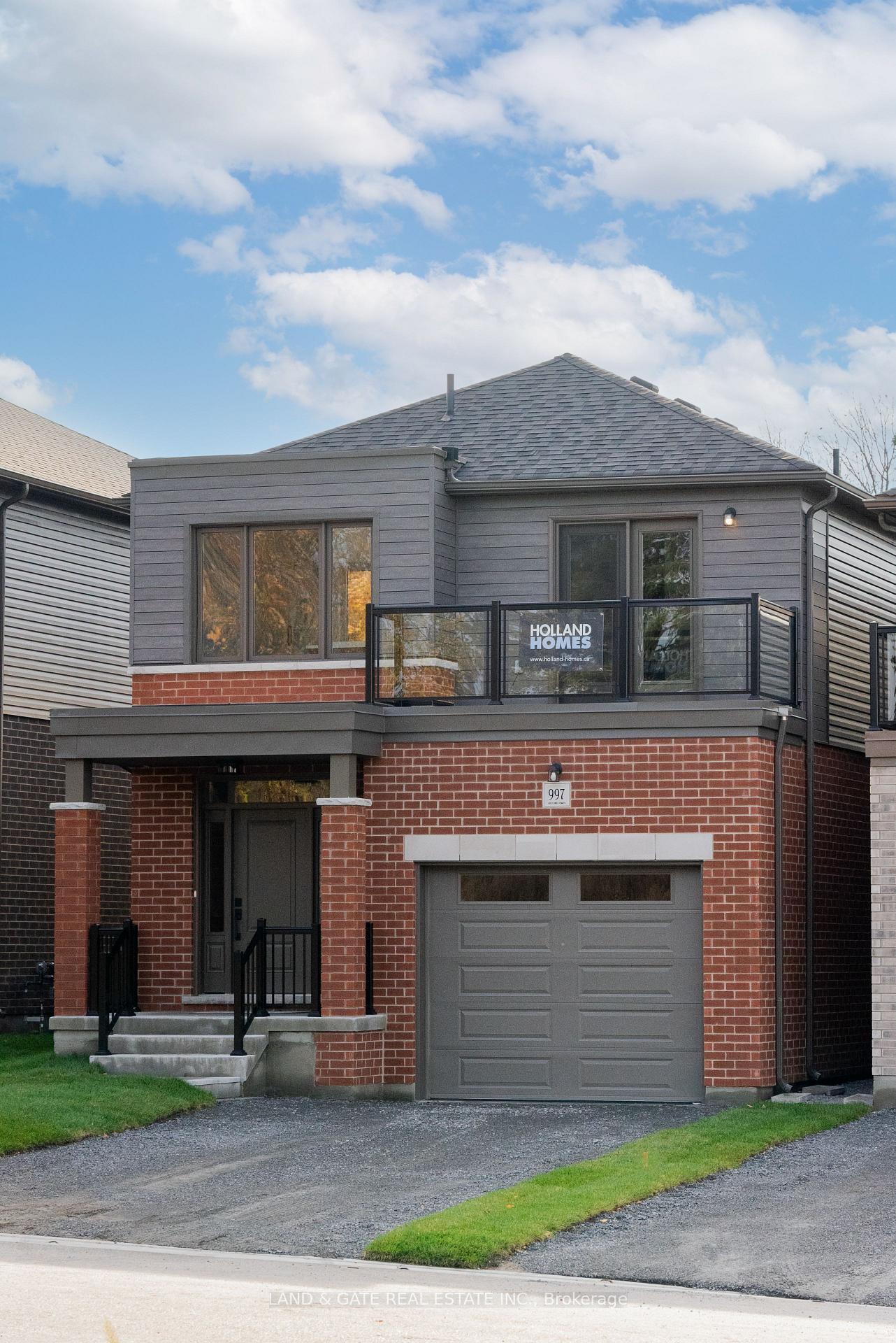 Front of 997 Queensdale Avenue