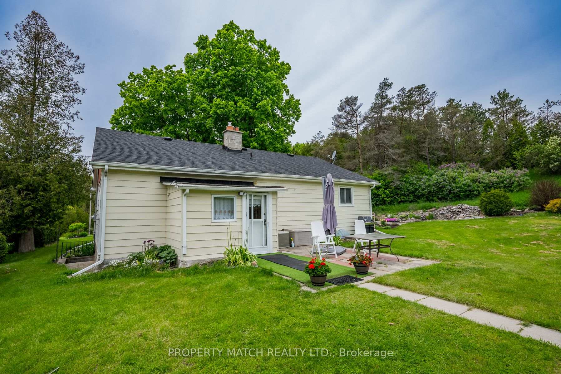 Photo 1 of 367 Stephens Mill Road, Clarington, Rural Clarington — HOMEH