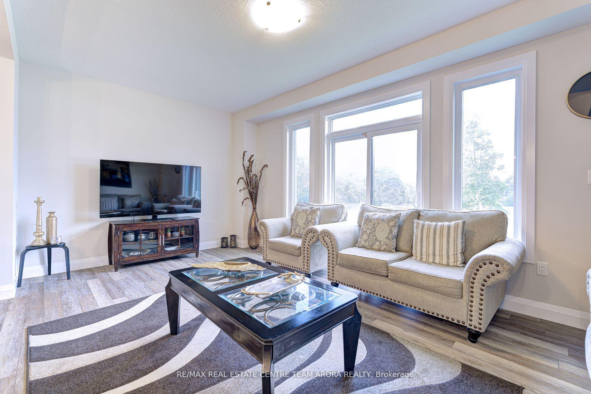 Photo 17 of Unit 7, 143 Elgin Street N, Cambridge — HOMEH