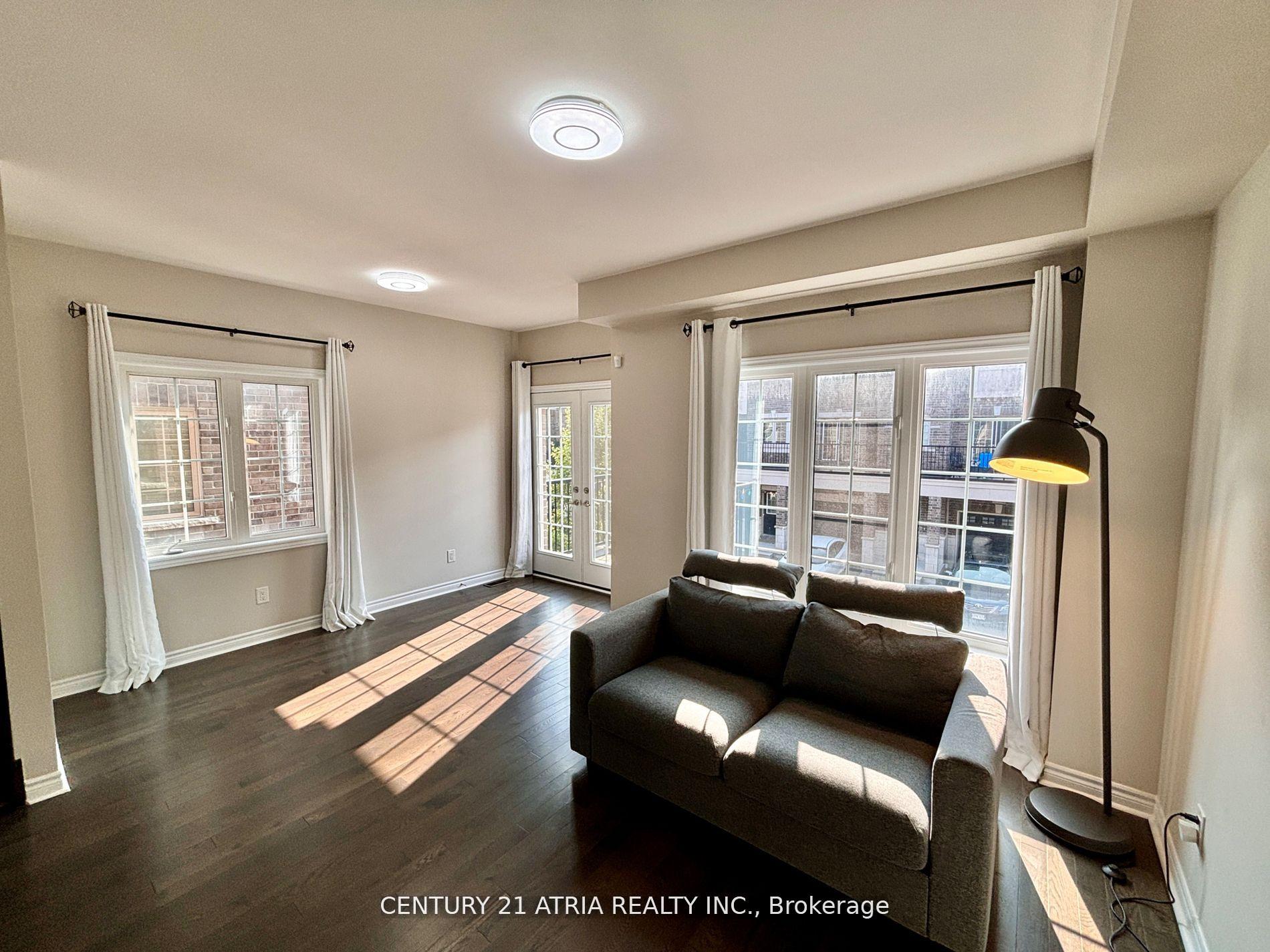 Photo 9 of 119 Ferris Square, Clarington, Courtice — HOMEH