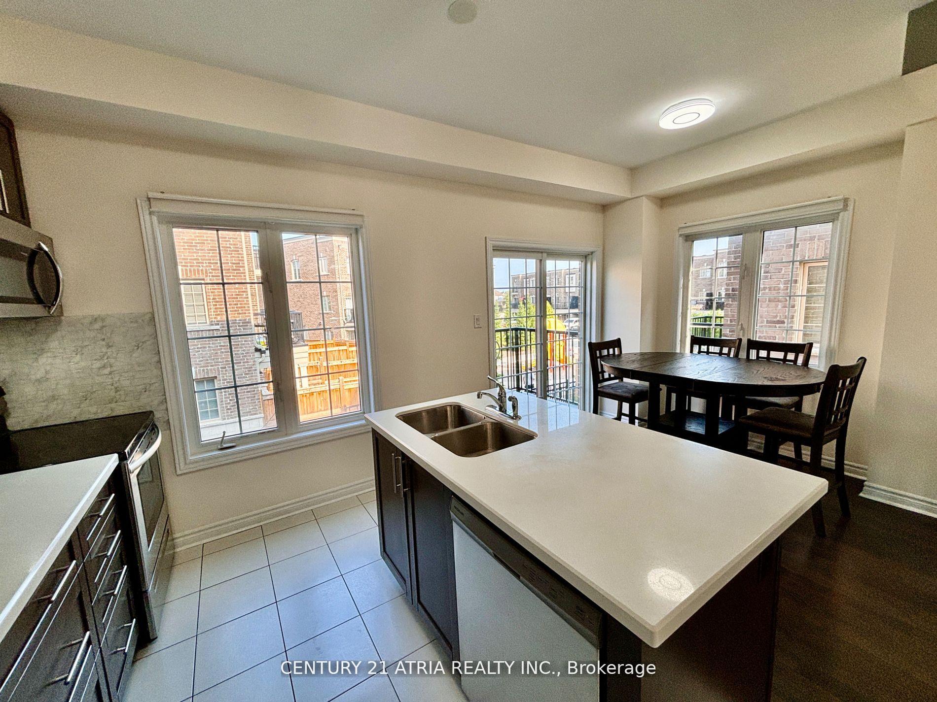Photo 5 of 119 Ferris Square, Clarington, Courtice — HOMEH