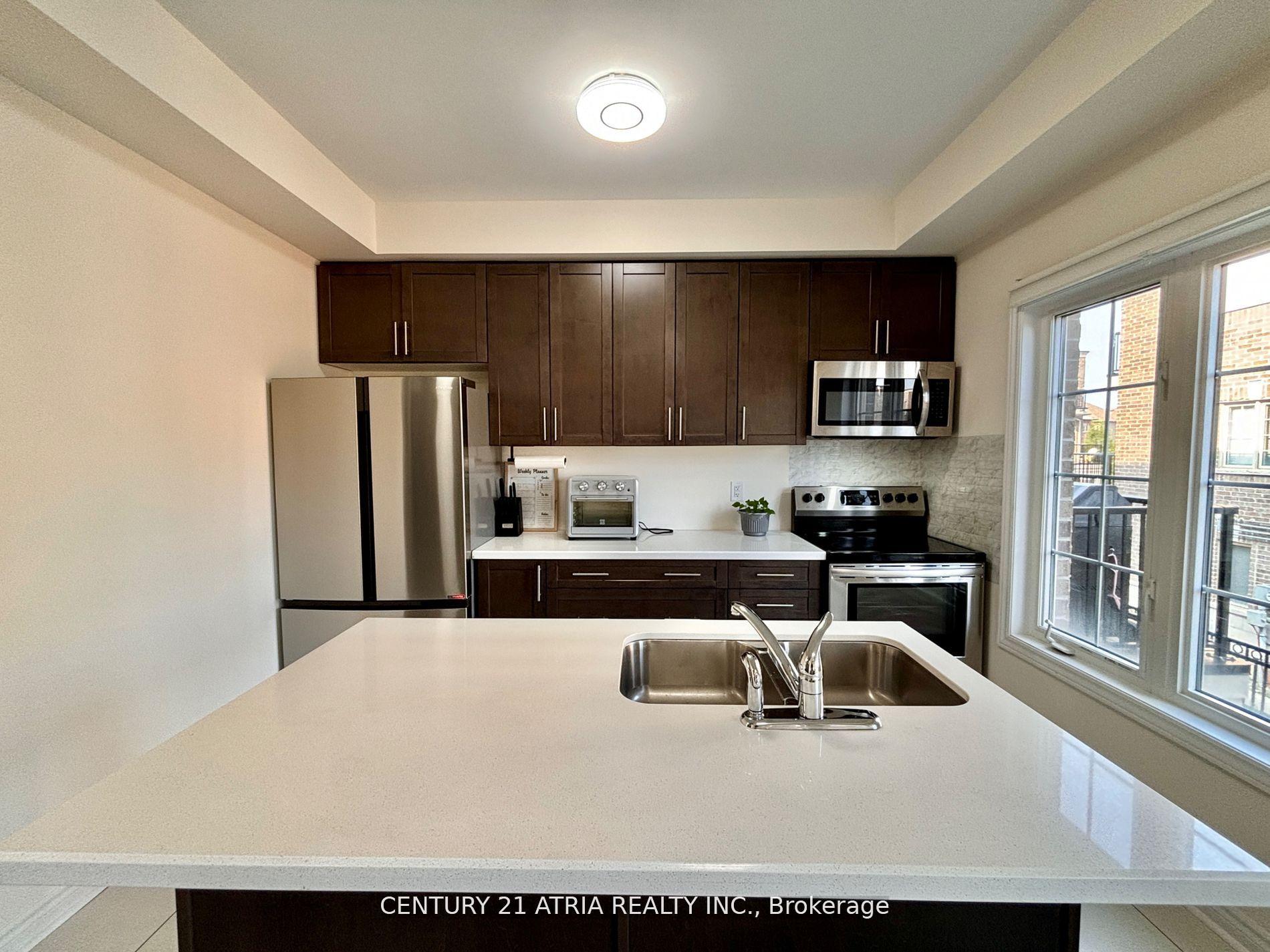 Photo 10 of 119 Ferris Square, Clarington, Courtice — HOMEH