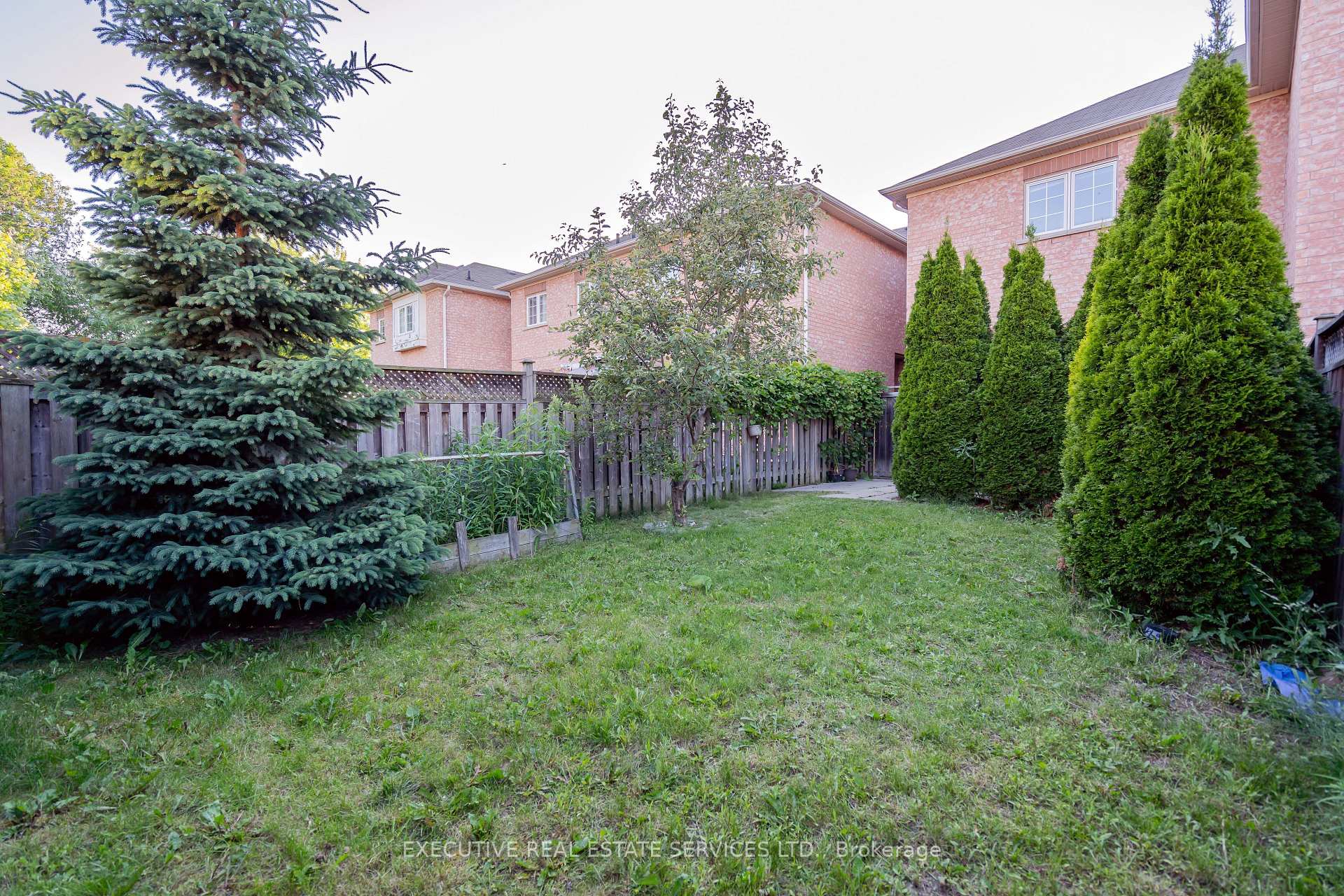 Photo 8 of 12 Heartview Road, Brampton, Sandringham-Wellington — HOMEH