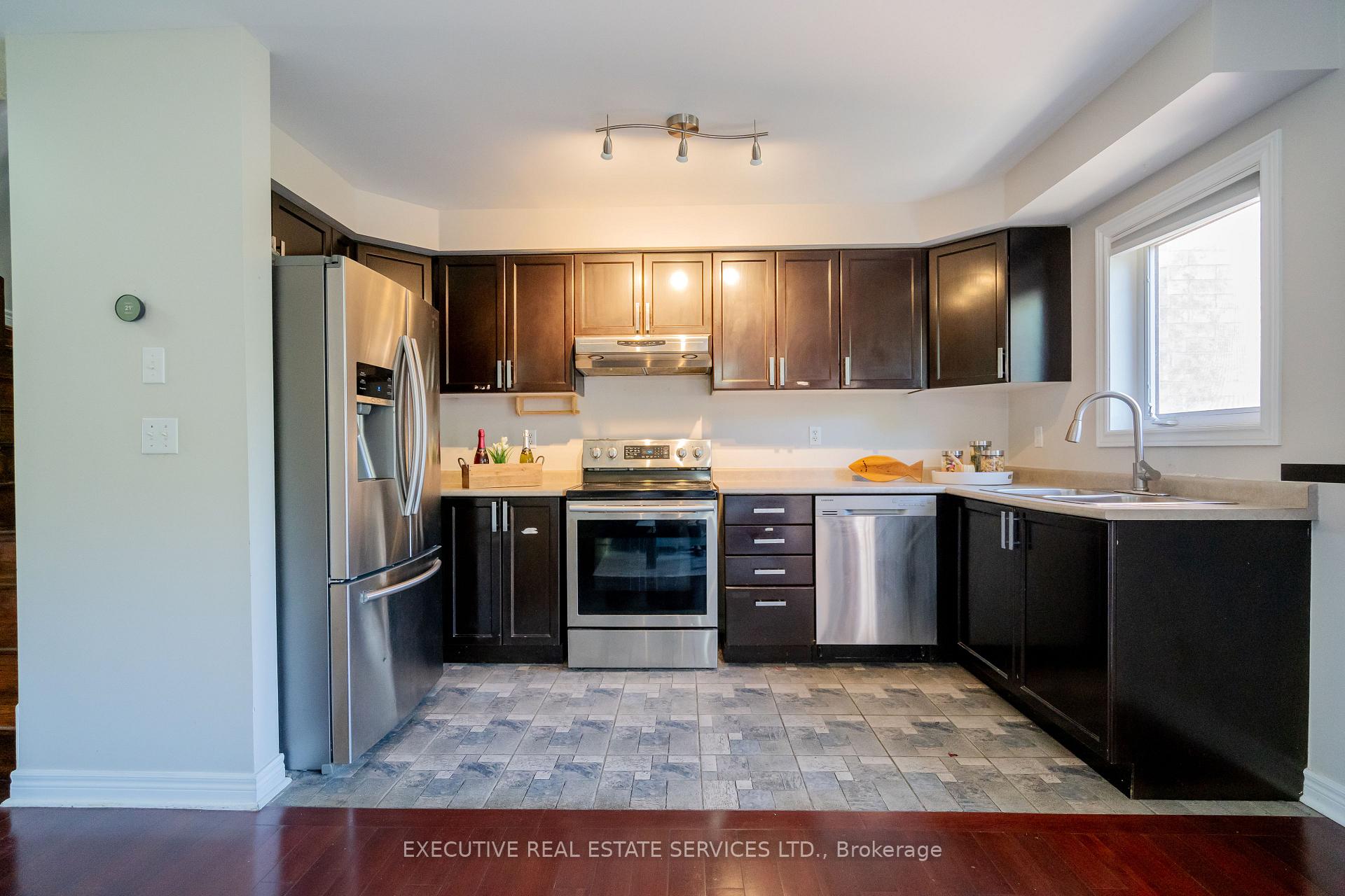Photo 13 of 12 Heartview Road, Brampton, Sandringham-Wellington — HOMEH