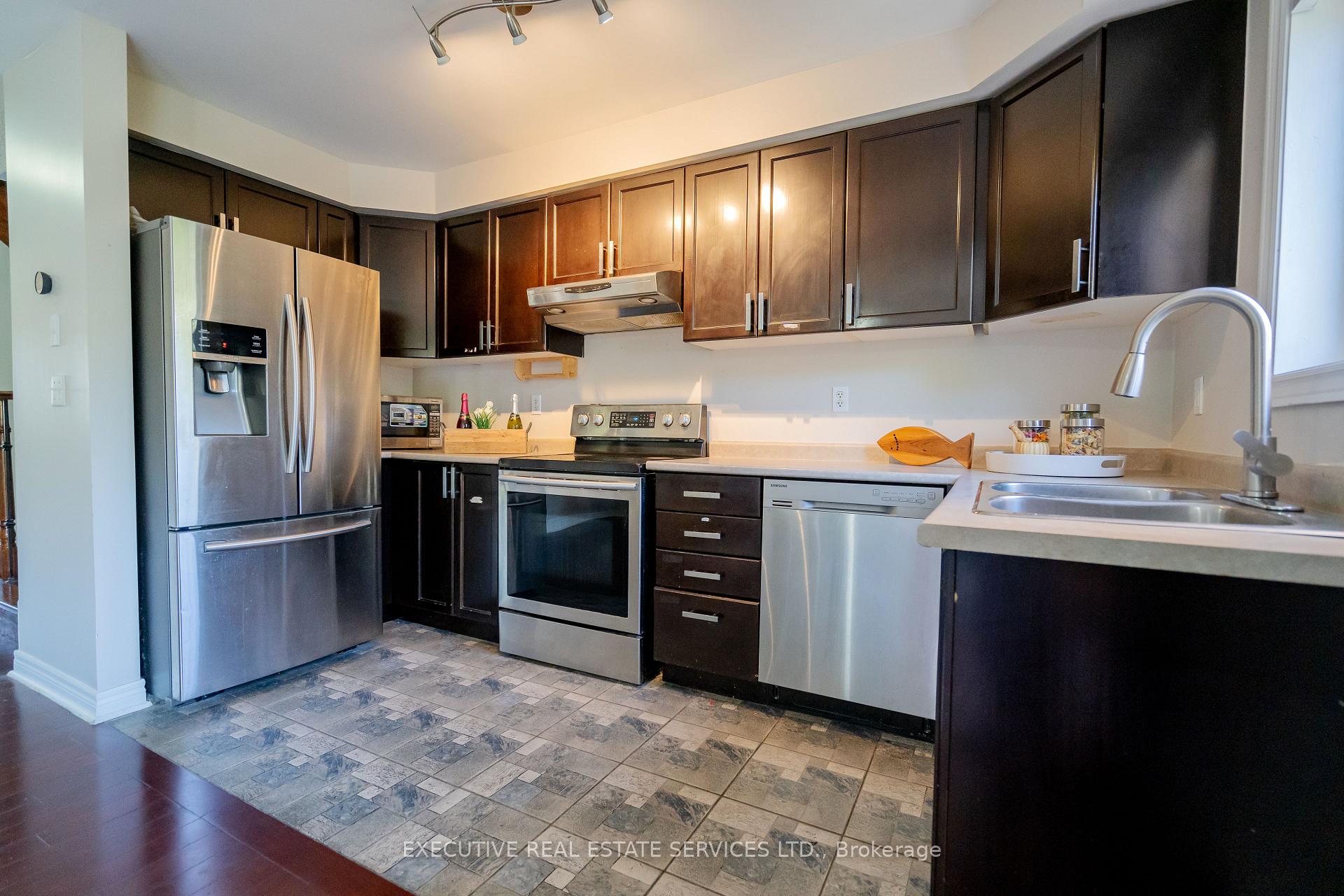 Photo 20 of 12 Heartview Road, Brampton, Sandringham-Wellington — HOMEH