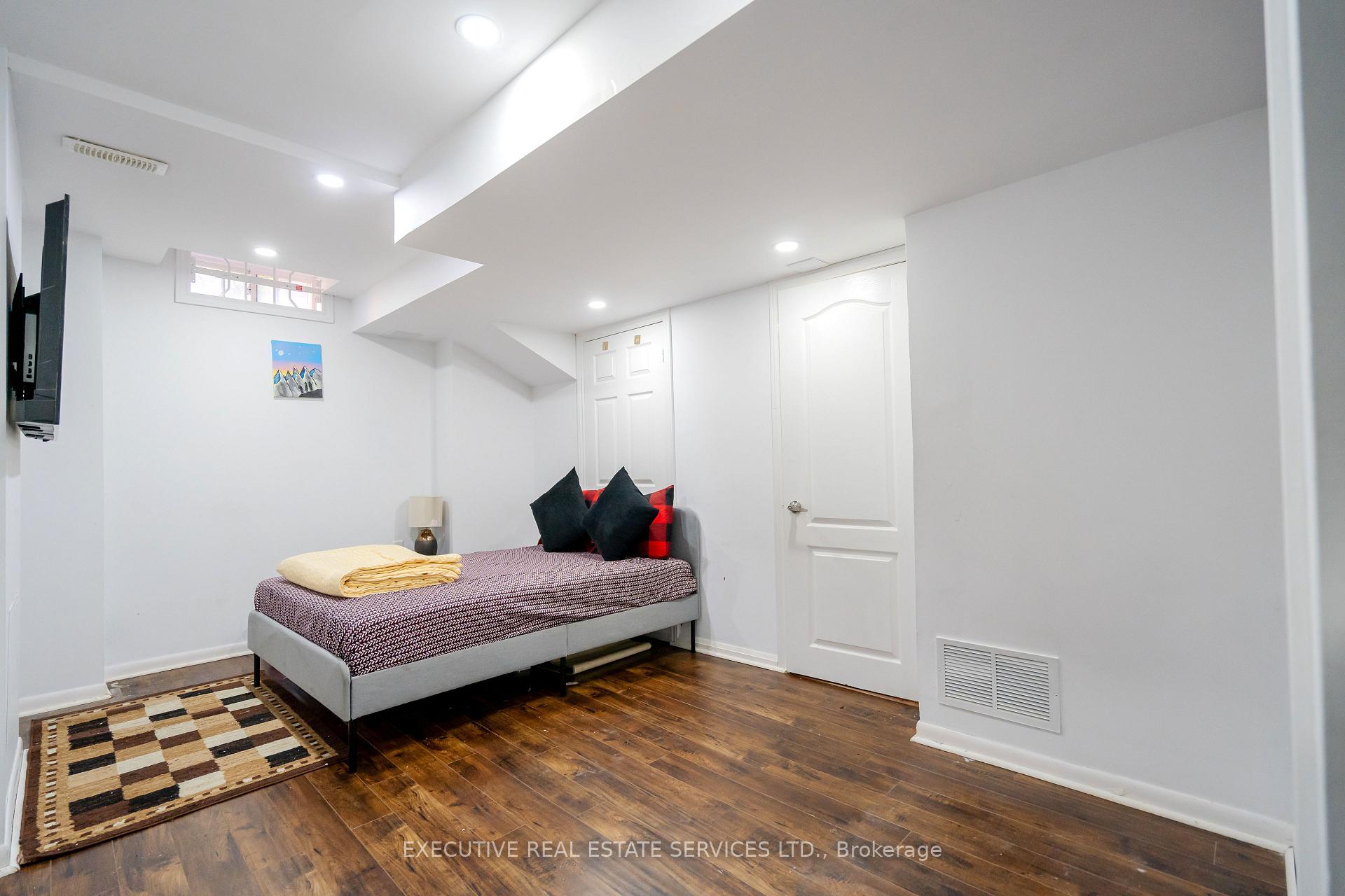 Photo 31 of 12 Heartview Road, Brampton, Sandringham-Wellington — HOMEH