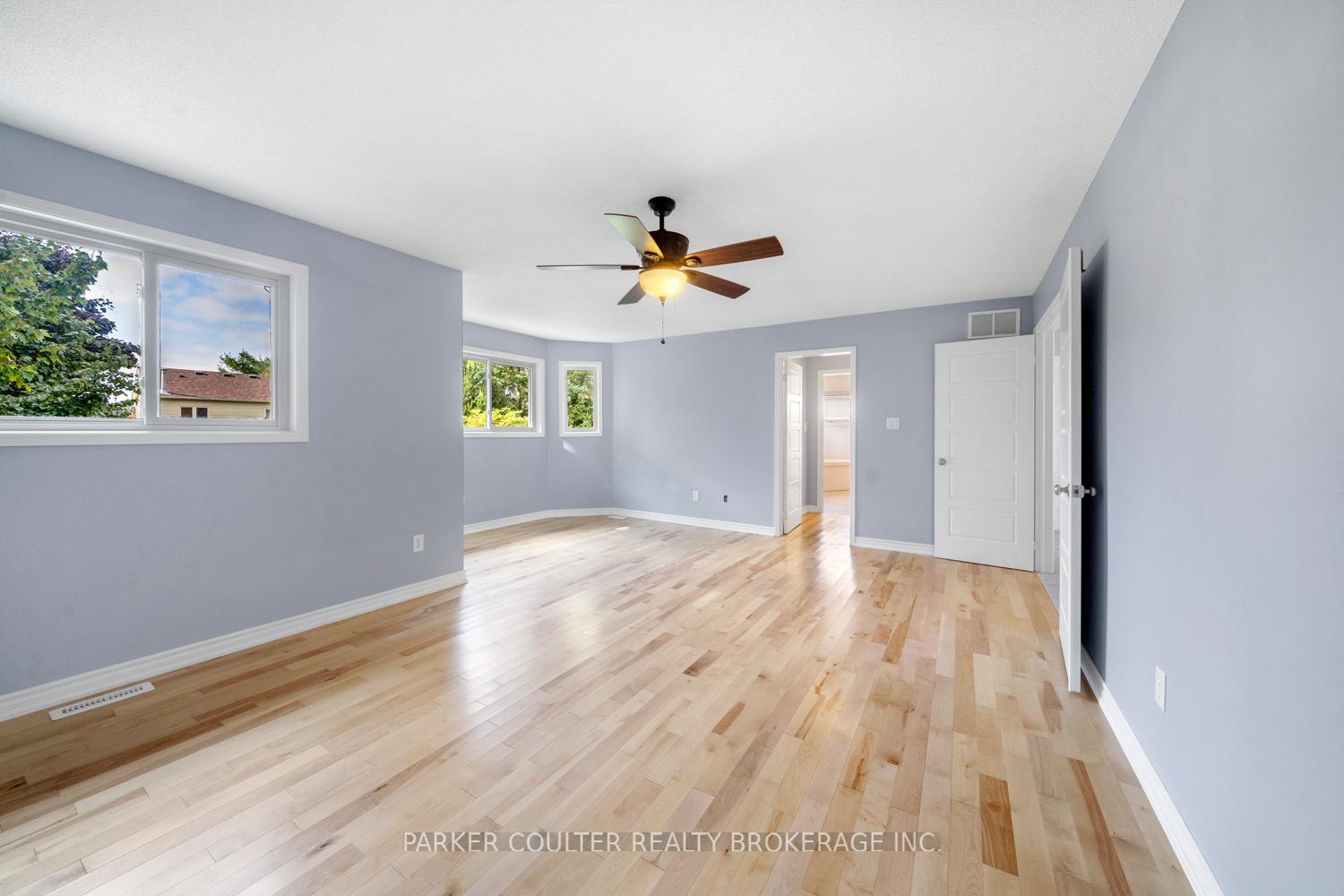 Photo 31 of 40 Ford Street, Barrie, West Bayfield — HOMEH