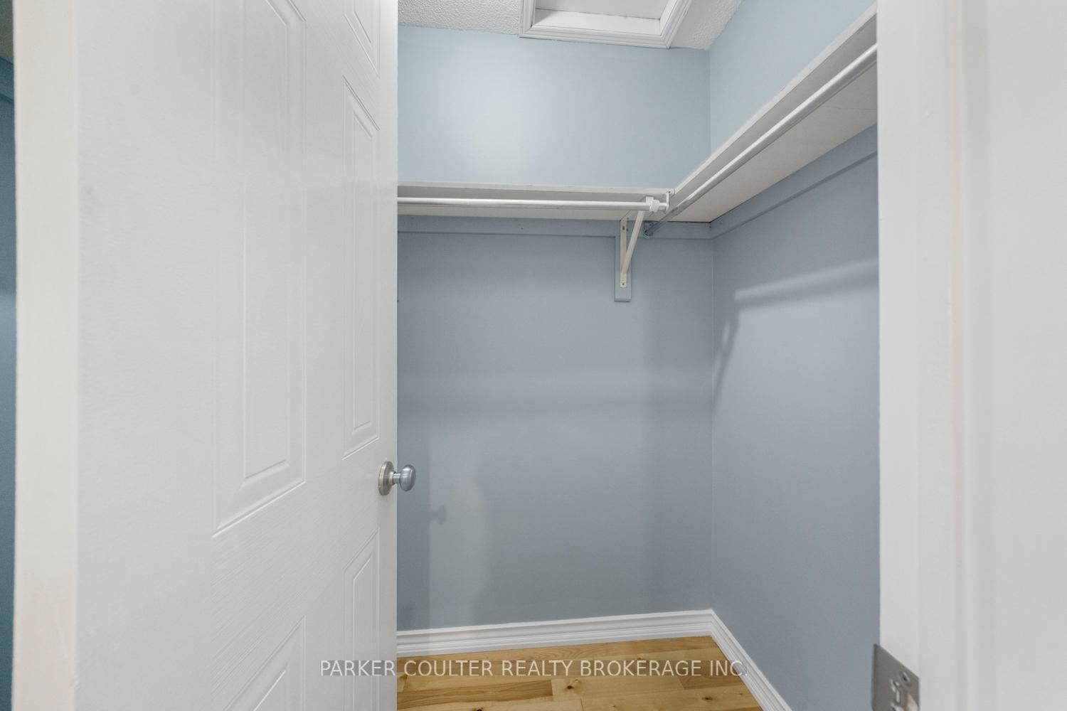 Photo 16 of 40 Ford Street, Barrie, West Bayfield — HOMEH