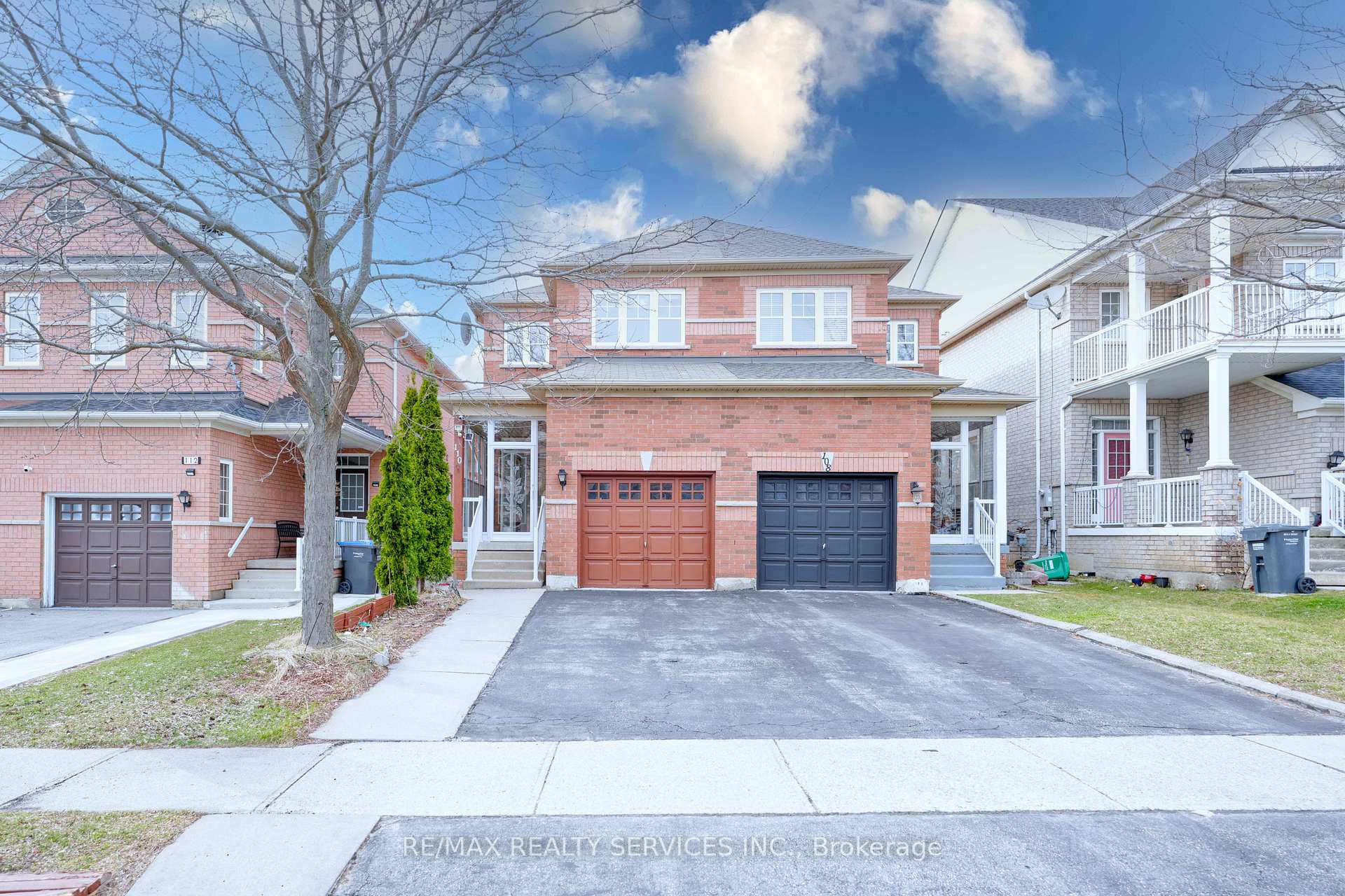 Photo 3 of 110 Nathaniel Crescent, Brampton, Brampton West — HOMEH
