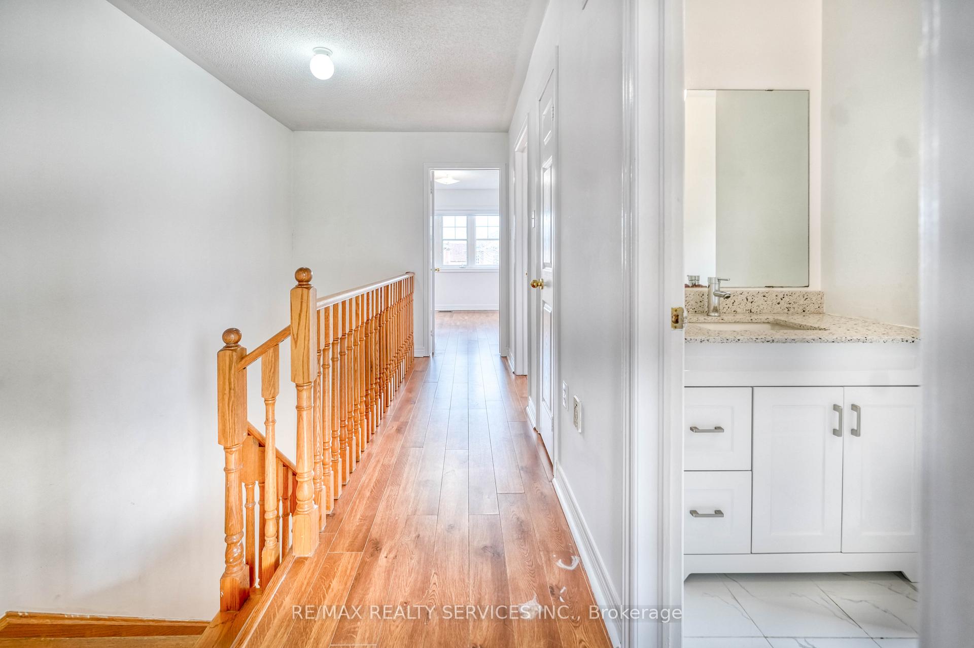 Photo 7 of 110 Nathaniel Crescent, Brampton, Brampton West — HOMEH