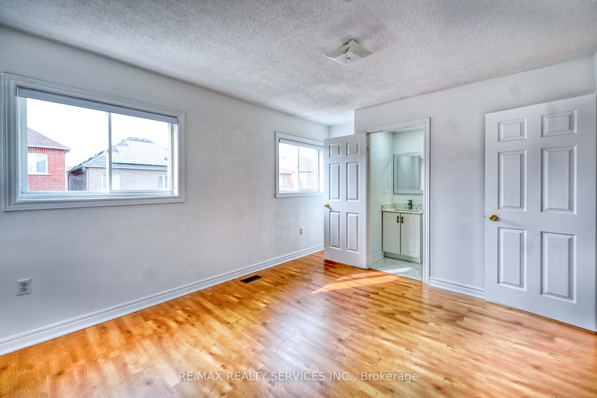 Photo 17 of 110 Nathaniel Crescent, Brampton, Brampton West — HOMEH