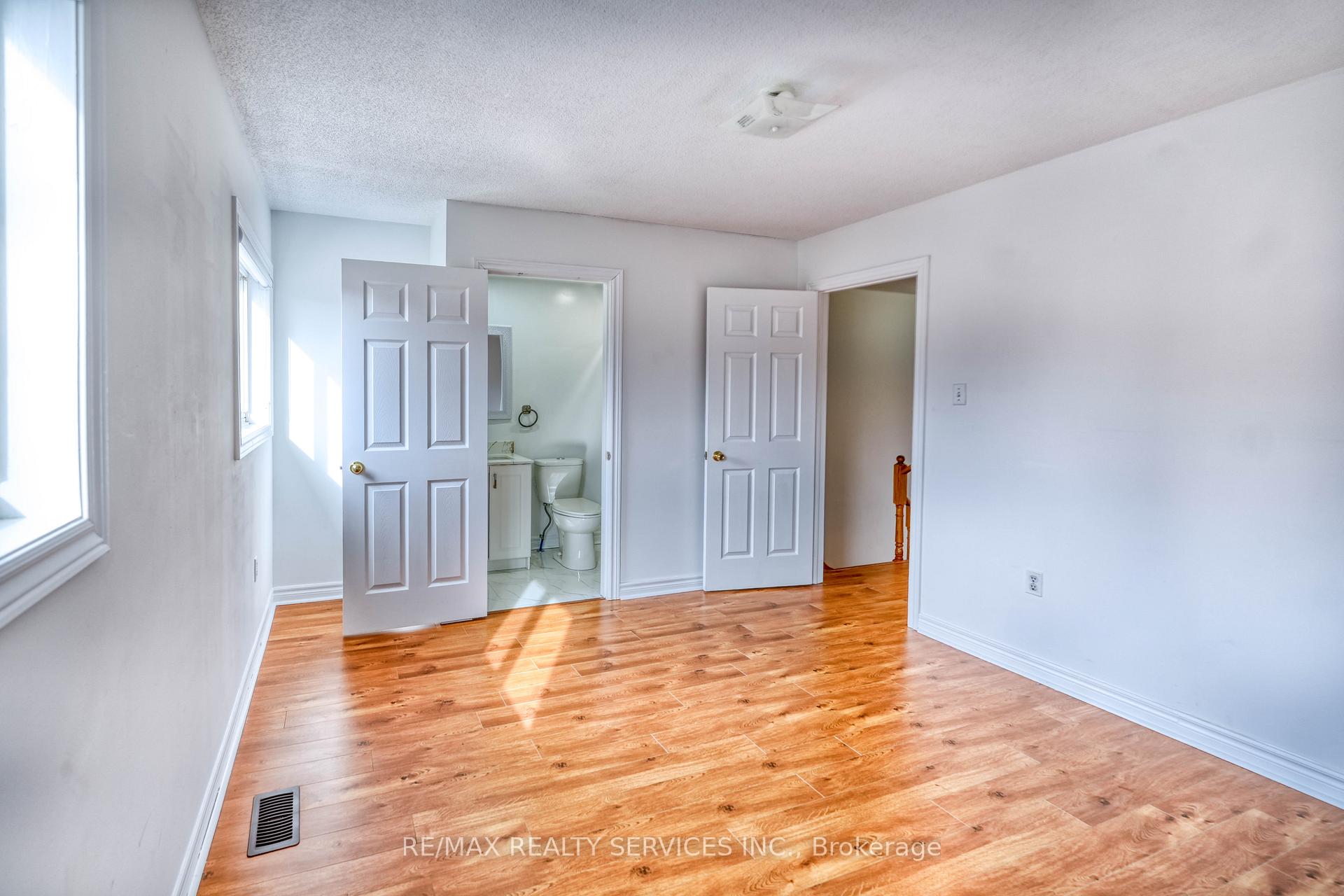 Photo 24 of 110 Nathaniel Crescent, Brampton, Brampton West — HOMEH