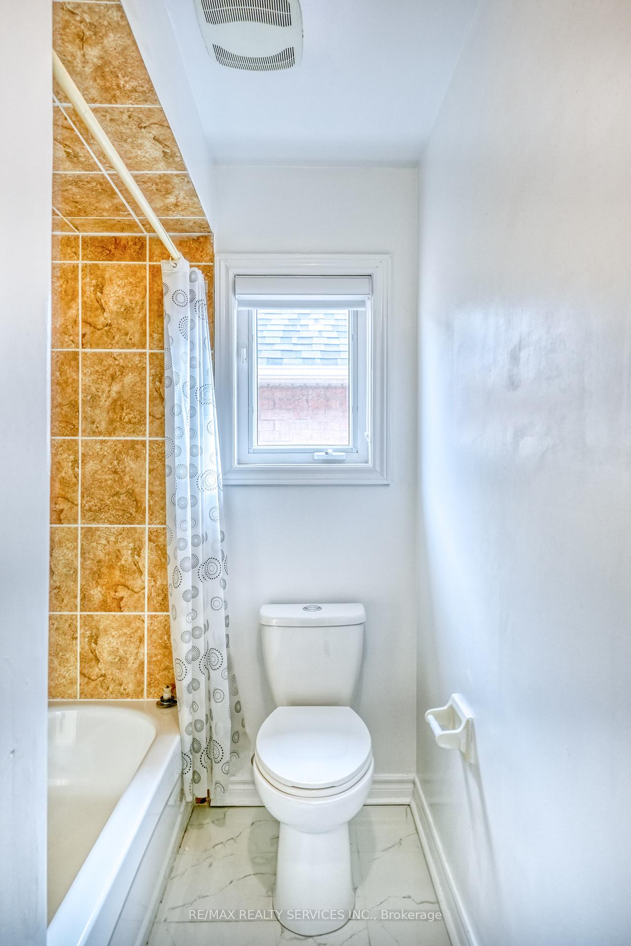 Photo 21 of 110 Nathaniel Crescent, Brampton, Brampton West — HOMEH