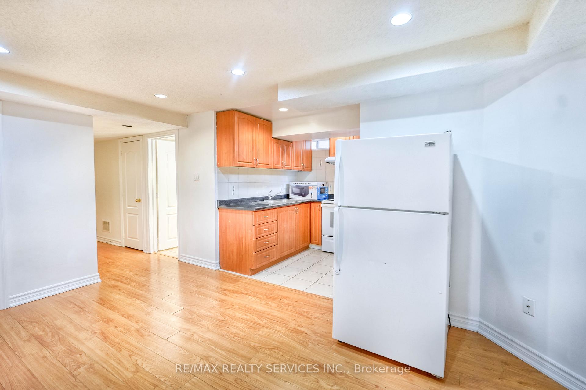 Photo 35 of 110 Nathaniel Crescent, Brampton, Brampton West — HOMEH