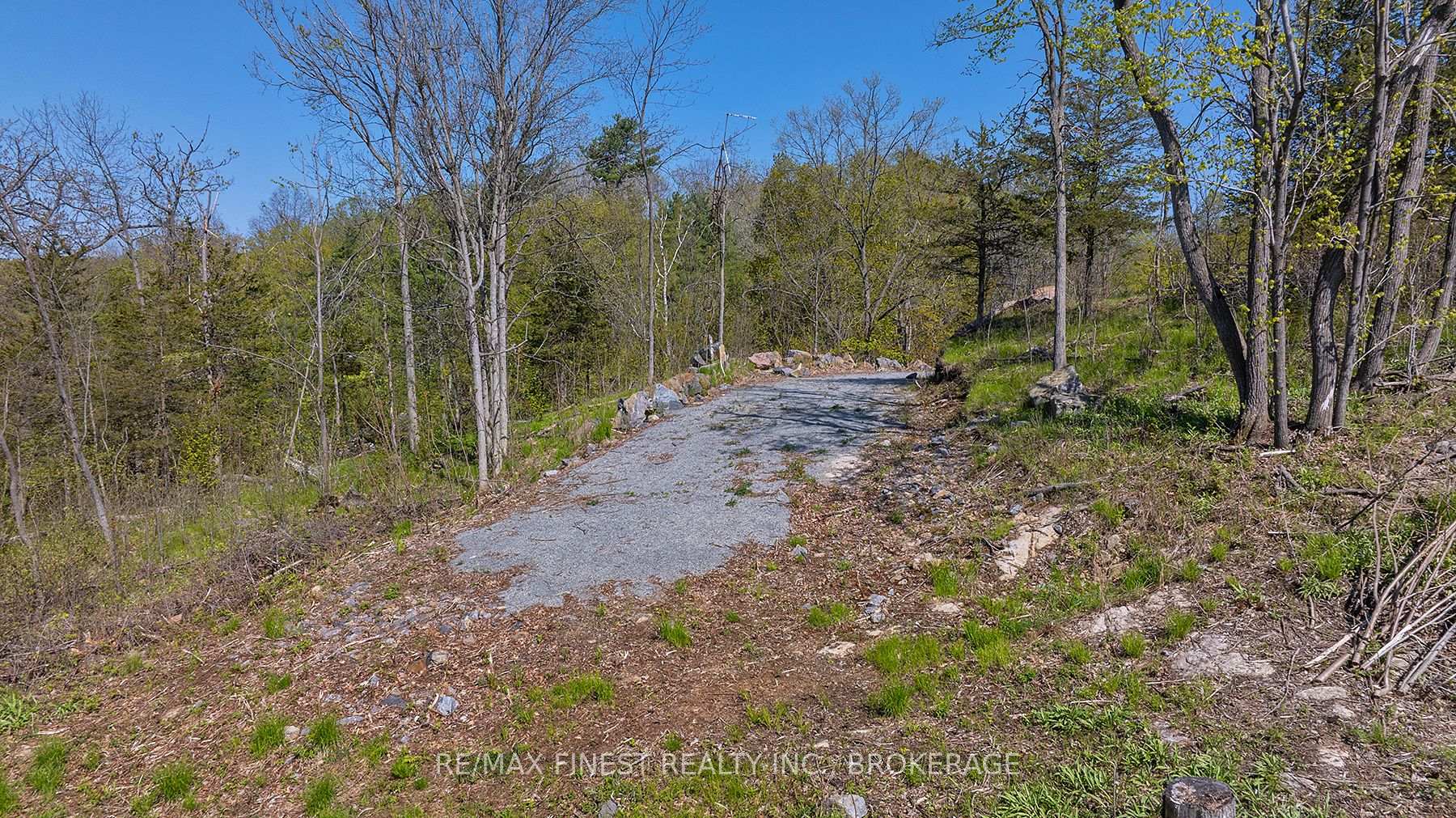 Photo 7 of 16 Chickadee Lane, Frontenac, Frontenac South — HOMEH