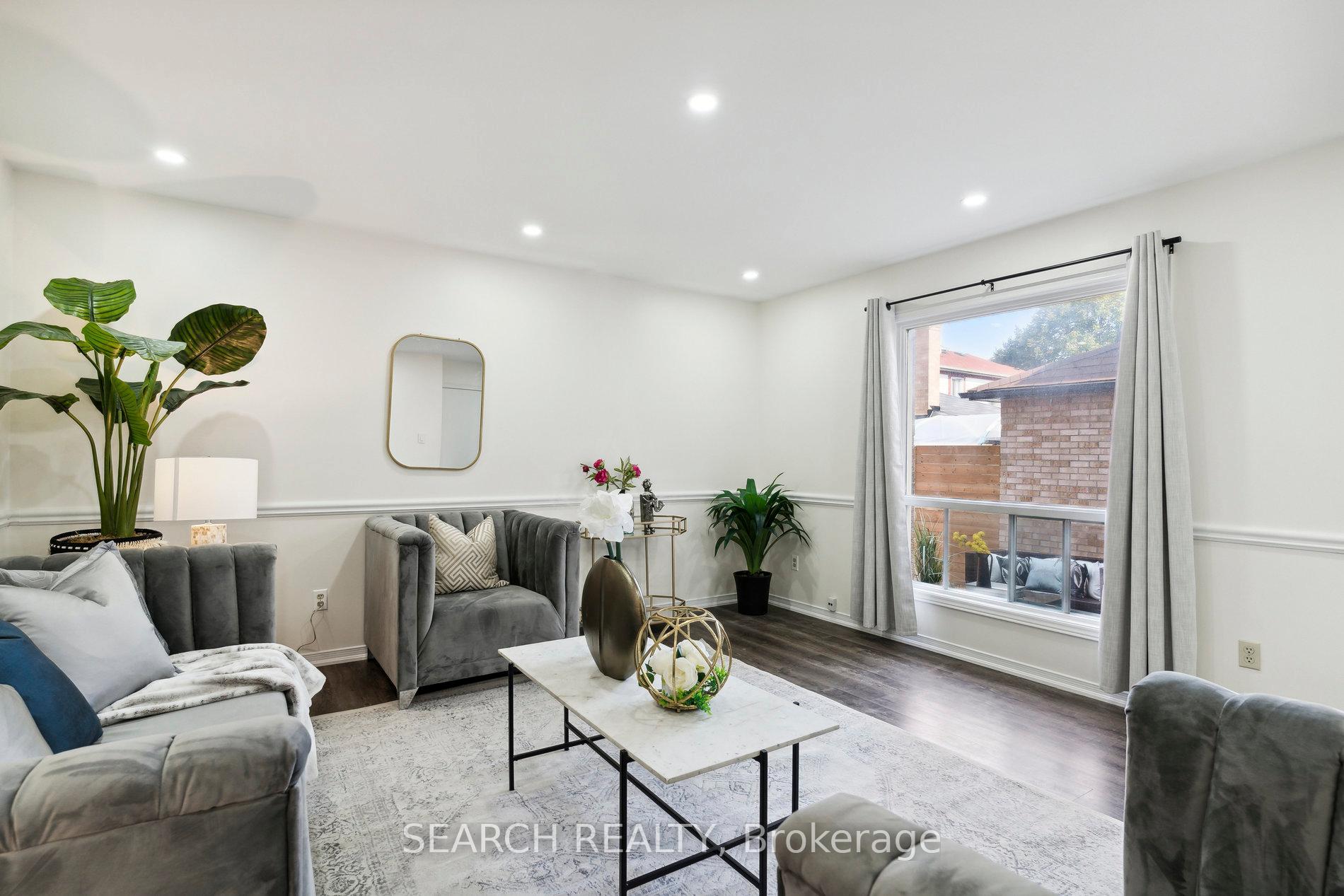 Photo 8 of 62 Stoneledge Circle, Brampton, Sandringham-Wellington — HOMEH