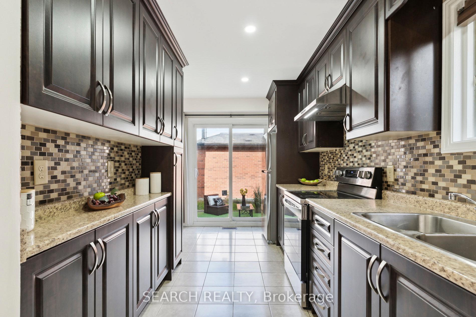 Photo 18 of 62 Stoneledge Circle, Brampton, Sandringham-Wellington — HOMEH