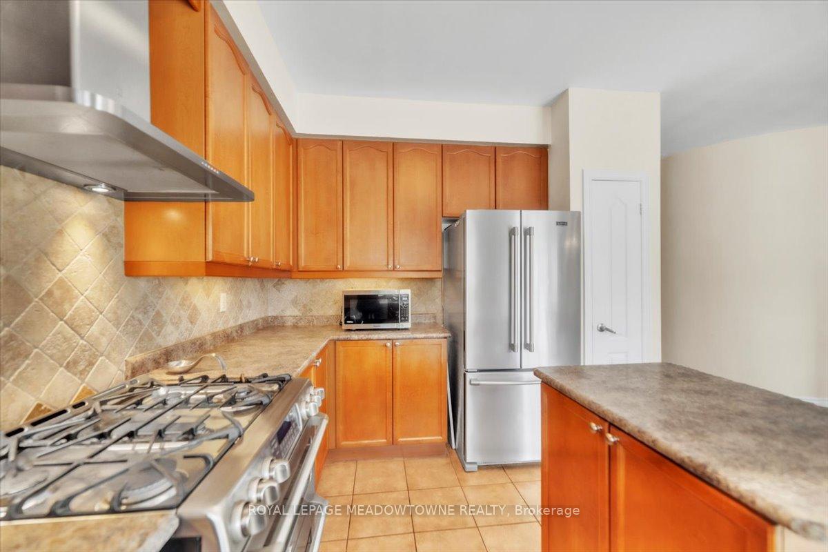 Photo 12 of 5 Freer Crescent, Ajax, Northwest Ajax — HOMEH