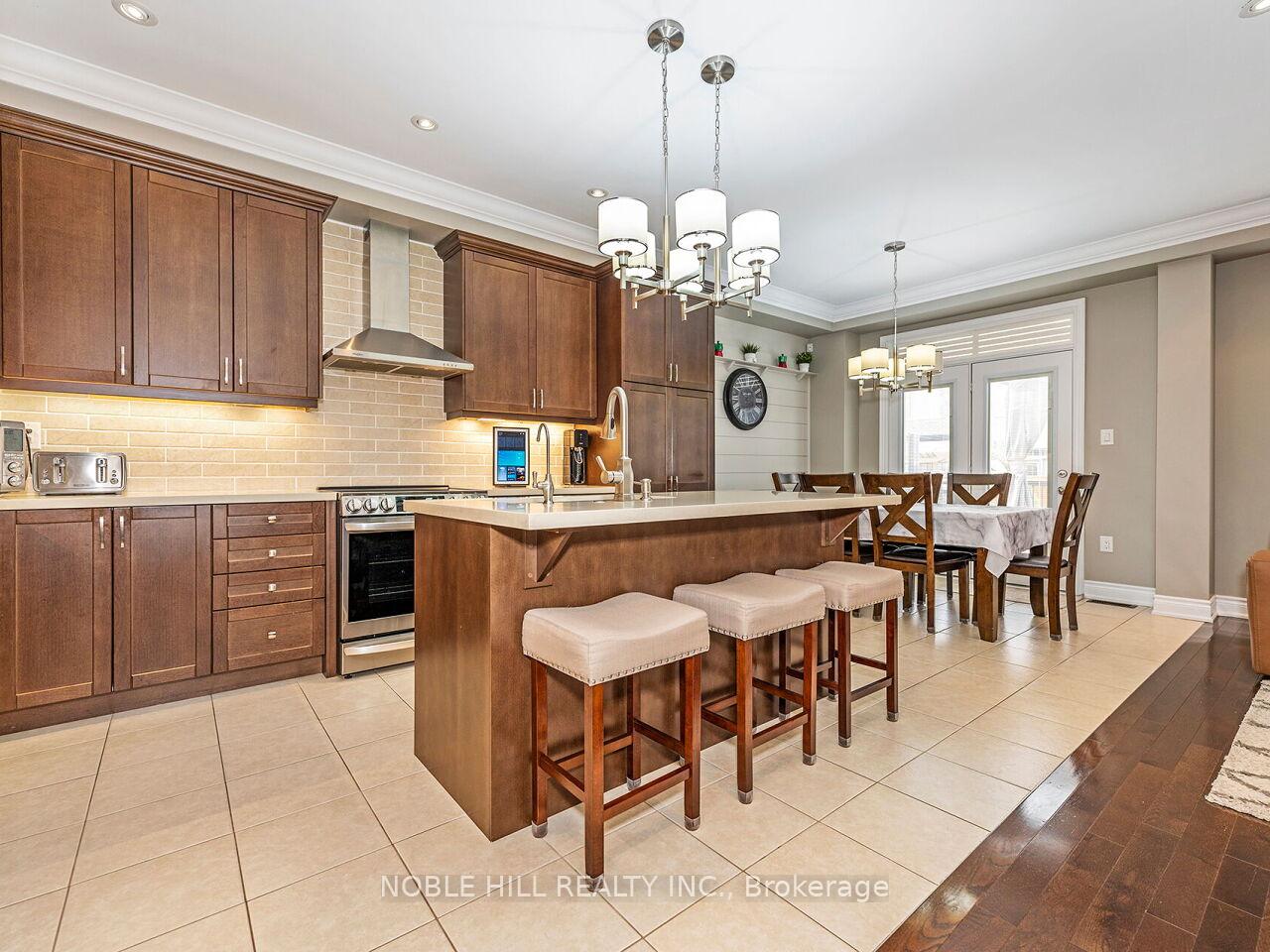 Photo 4 of 27 Cranbrook Crescent, Vaughan, Kleinburg — HOMEH