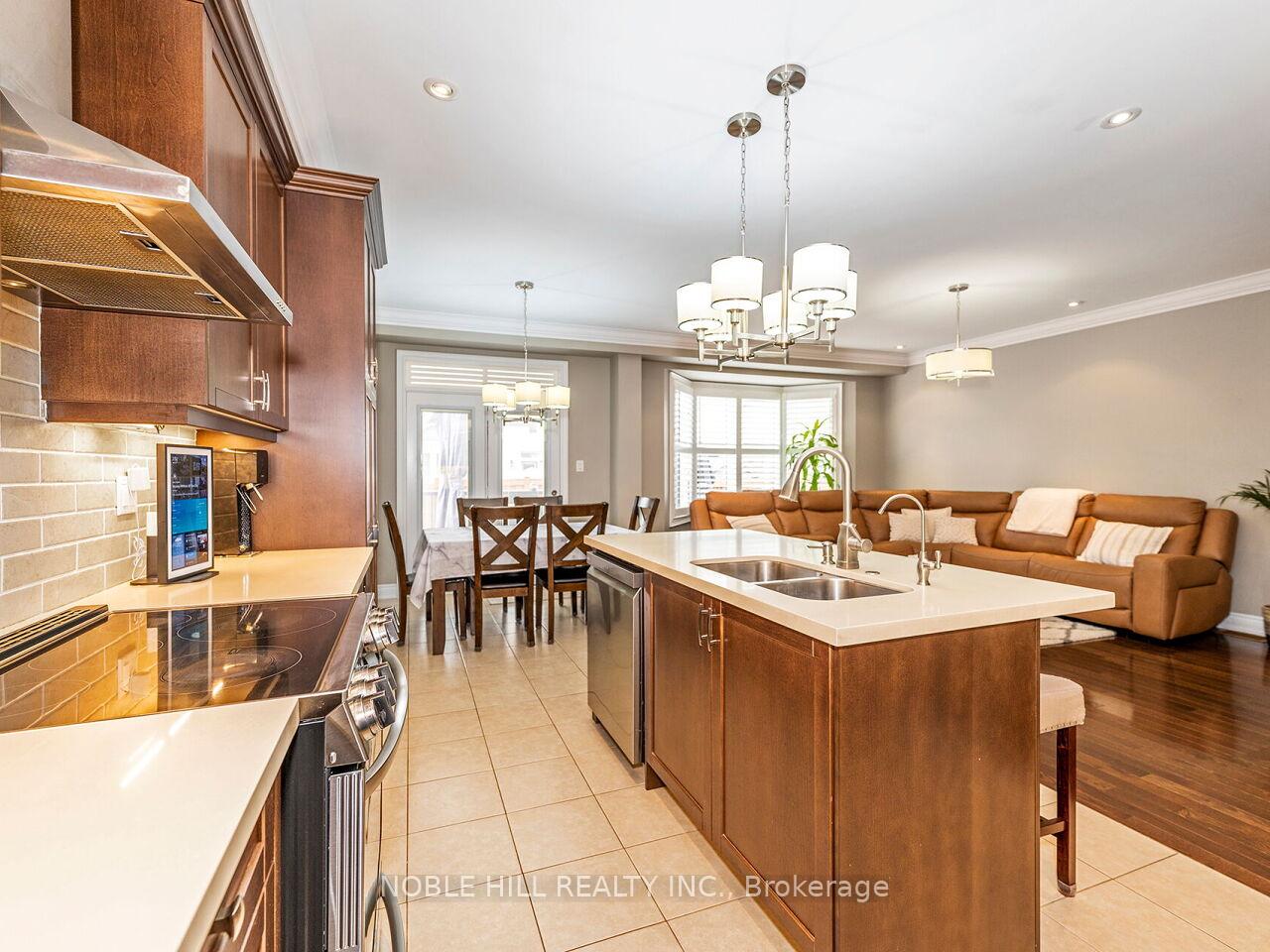 Photo 8 of 27 Cranbrook Crescent, Vaughan, Kleinburg — HOMEH