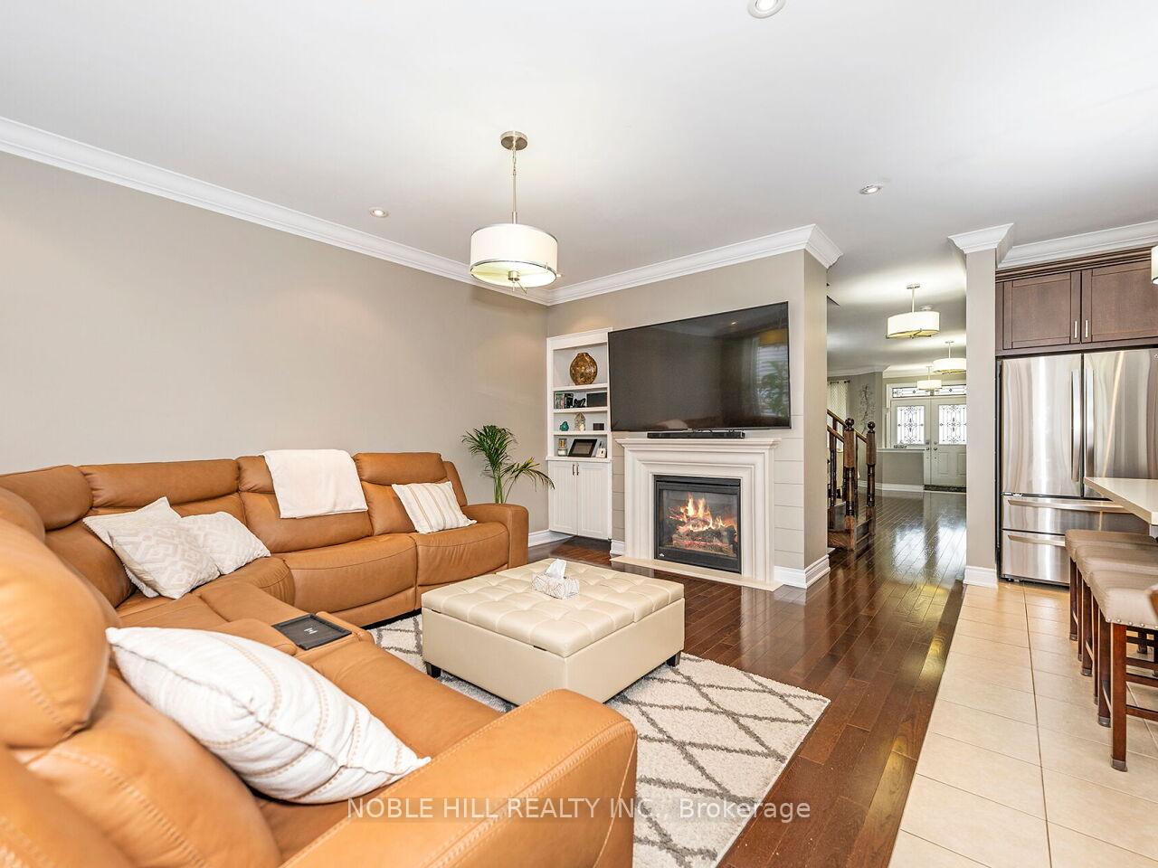 Photo 9 of 27 Cranbrook Crescent, Vaughan, Kleinburg — HOMEH