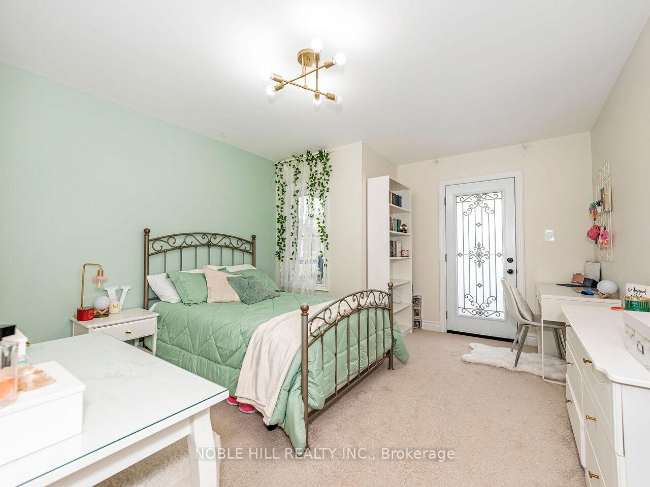 Photo 17 of 27 Cranbrook Crescent, Vaughan, Kleinburg — HOMEH