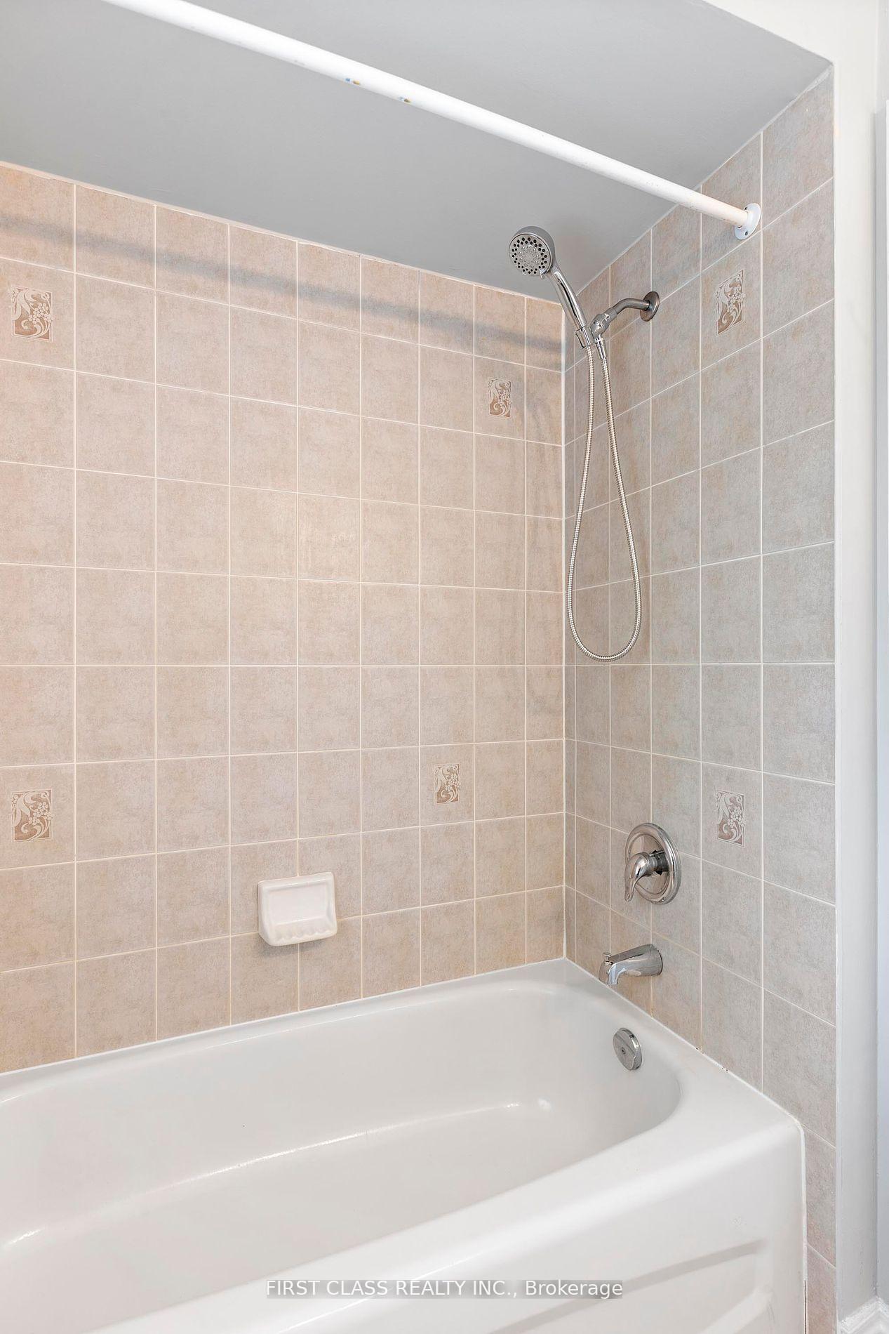 Photo 12 of 72 Perivale Gardens, Aurora, Bayview Wellington — HOMEH