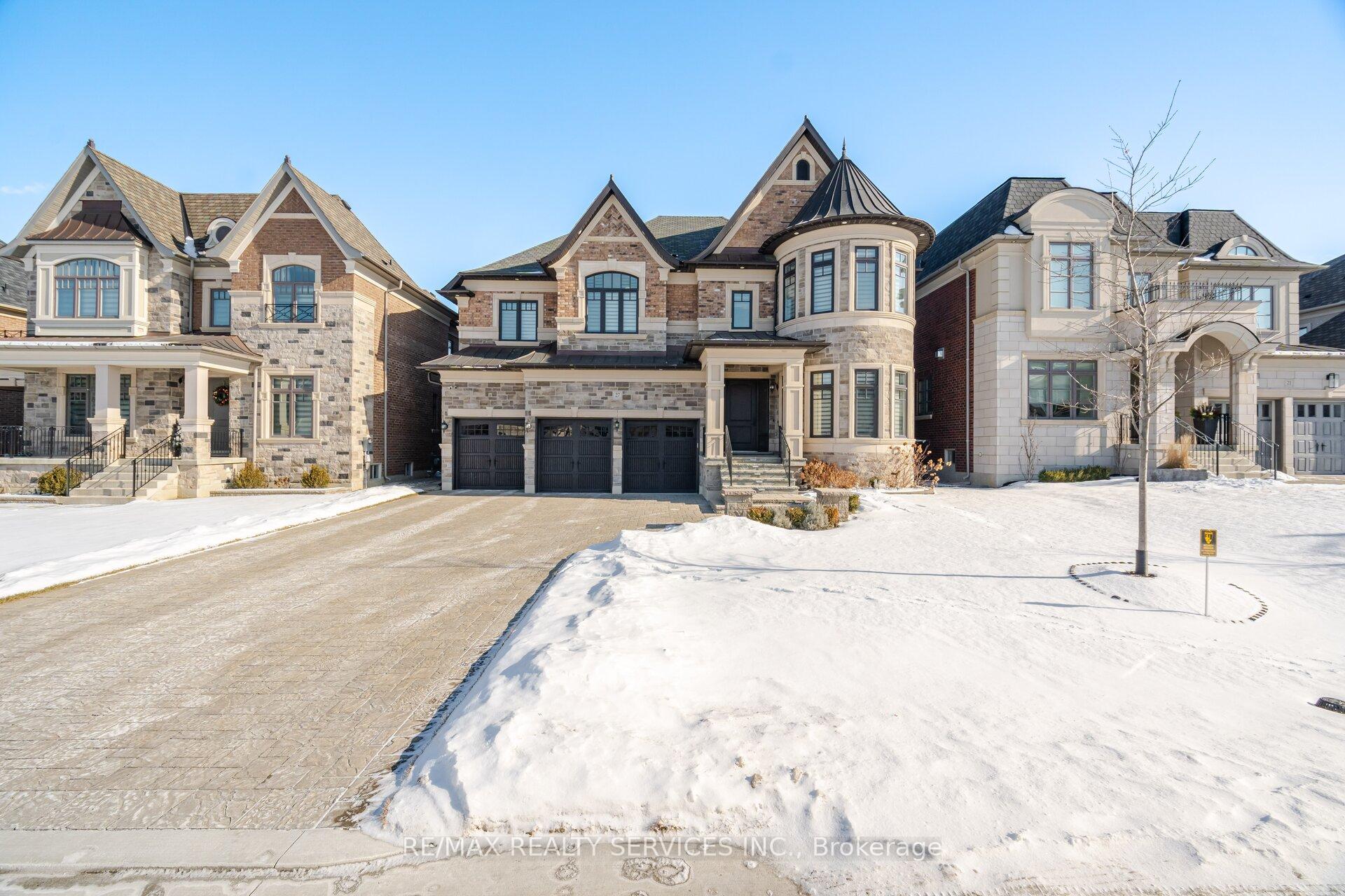 Photo 3 of 27 Endless Circle, Vaughan, Kleinburg — HOMEH