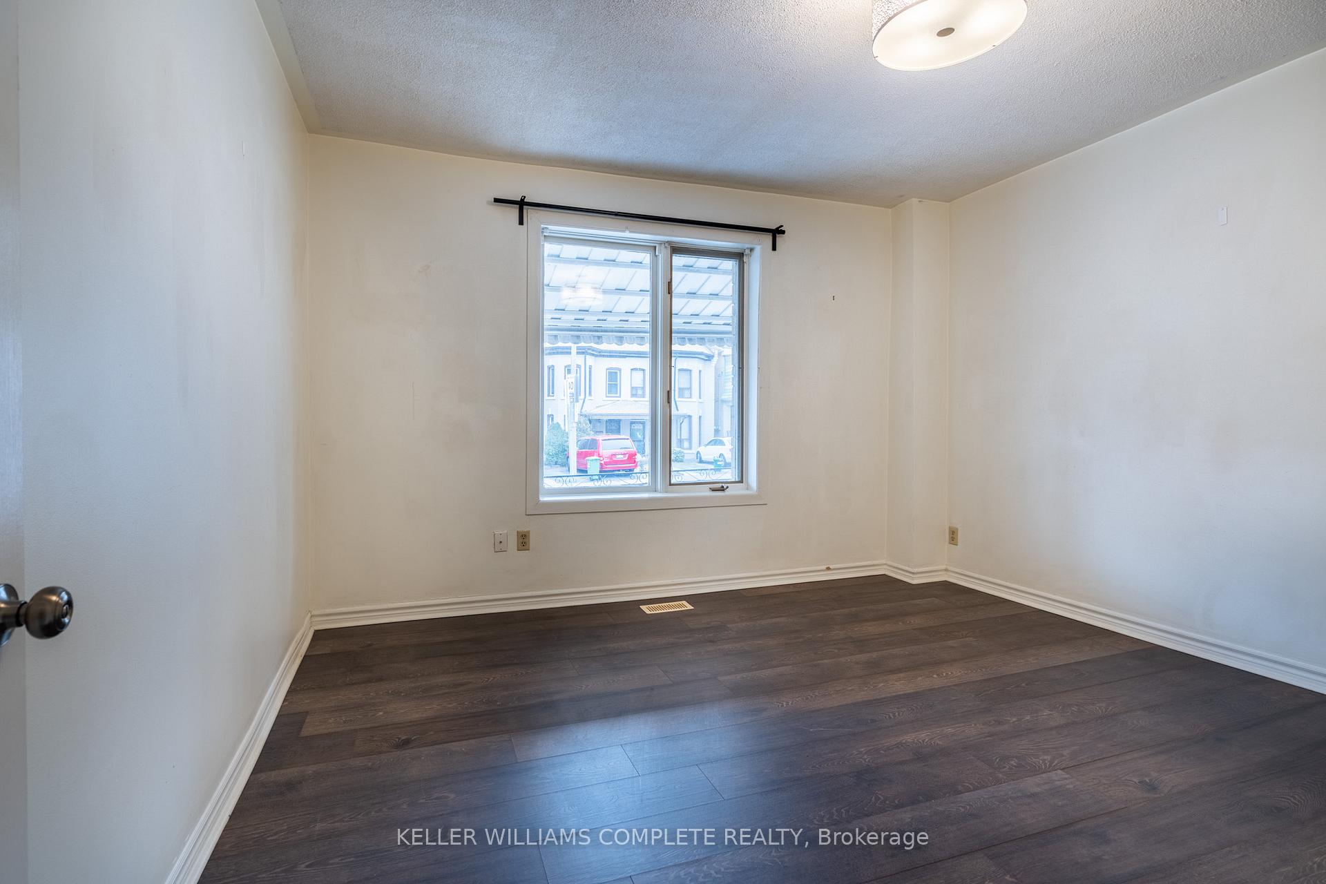 Photo 12 of 149 Strathcona Avenue N, Hamilton, Strathcona — HOMEH