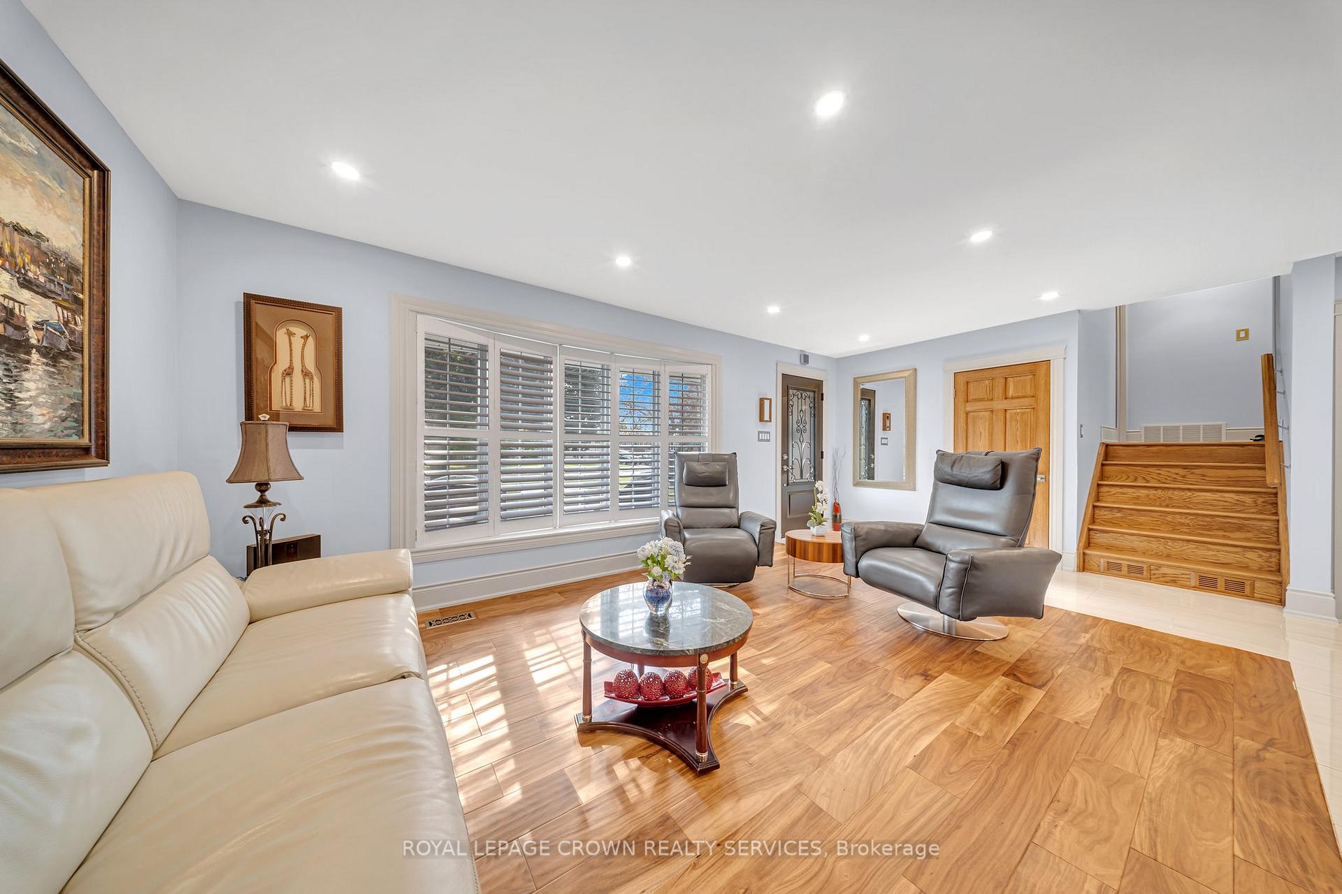 Photo 4 of 7 Woodland Drive, Cambridge — HOMEH