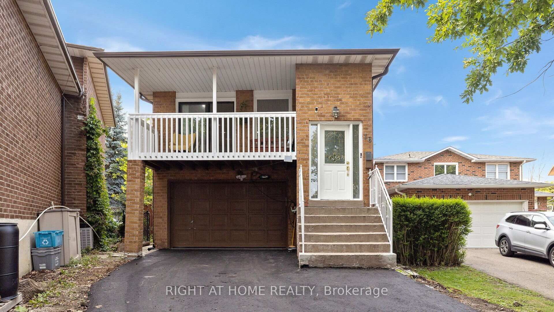Photo 1 of 16 Holgate Court, Brampton, Heart Lake West — HOMEH