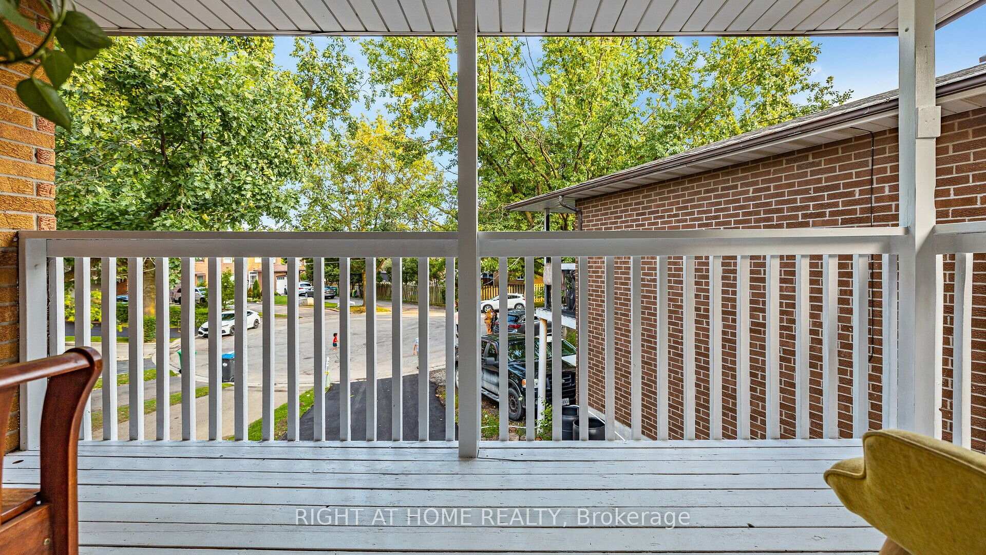 Photo 20 of 16 Holgate Court, Brampton, Heart Lake West — HOMEH