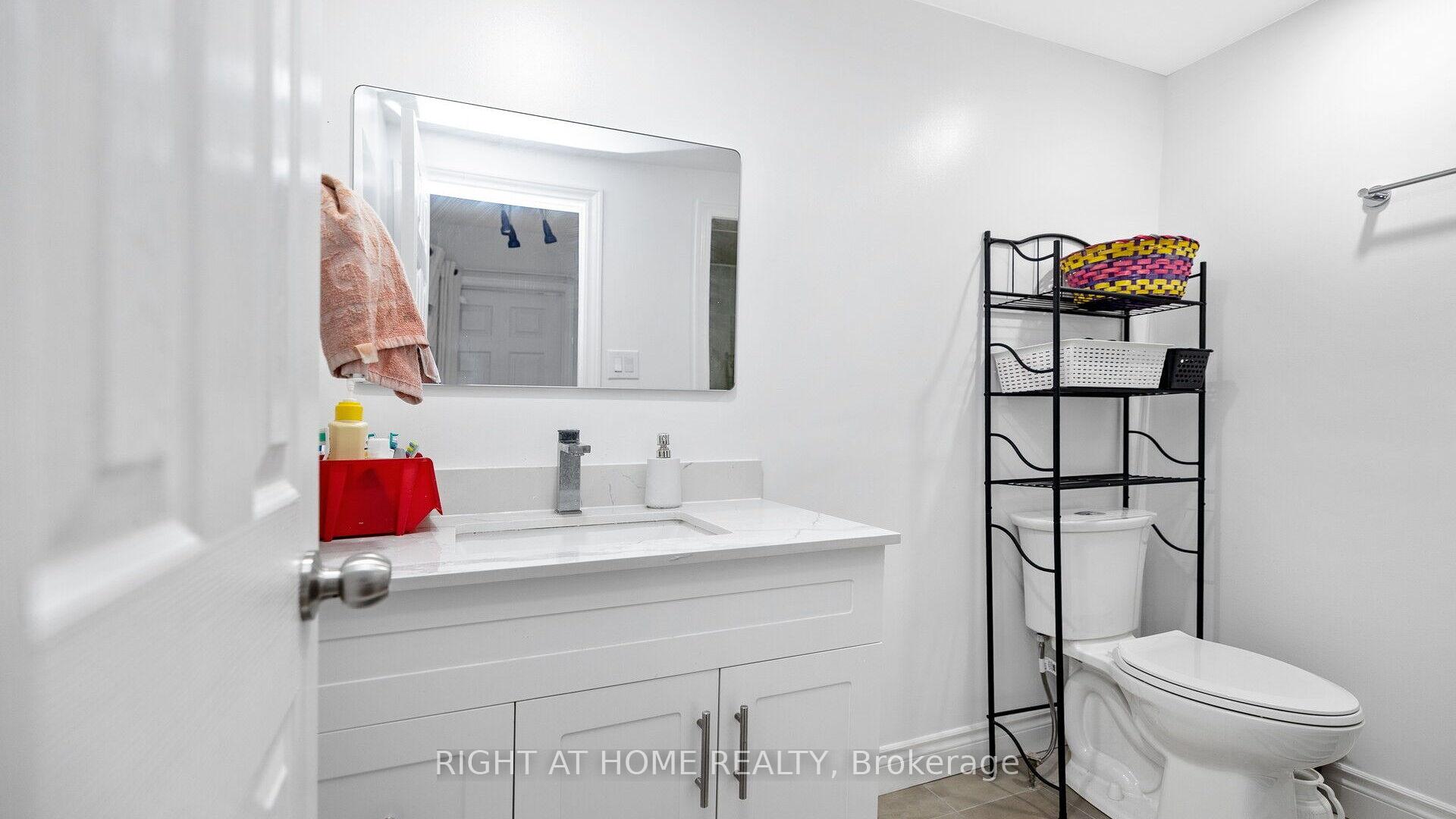Photo 17 of 16 Holgate Court, Brampton, Heart Lake West — HOMEH