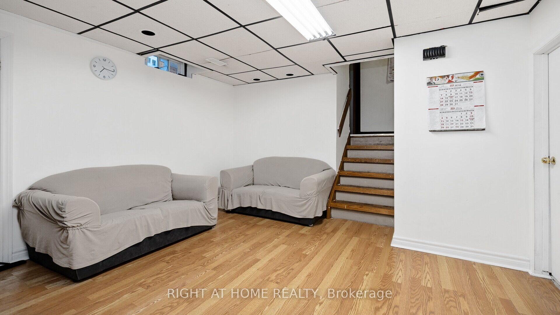 Photo 21 of 16 Holgate Court, Brampton, Heart Lake West — HOMEH