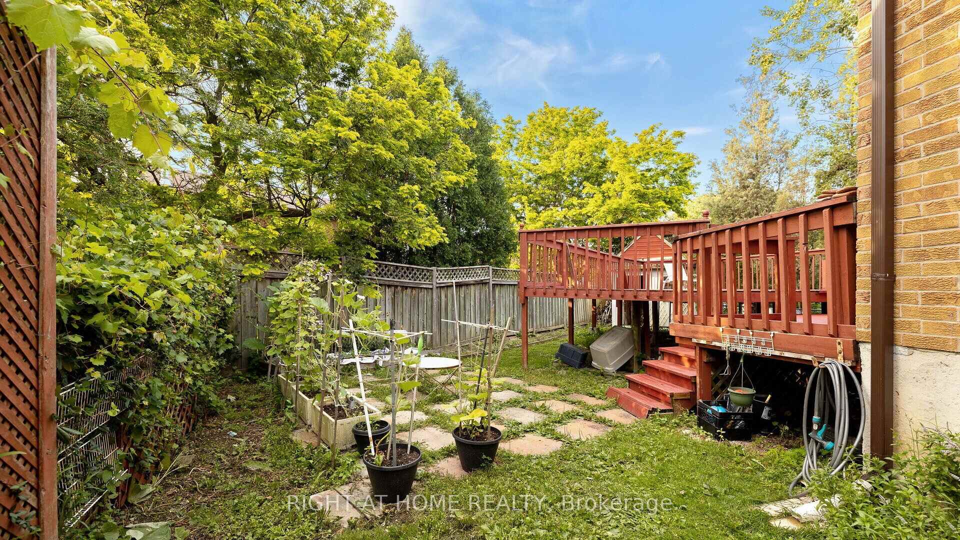 Photo 29 of 16 Holgate Court, Brampton, Heart Lake West — HOMEH